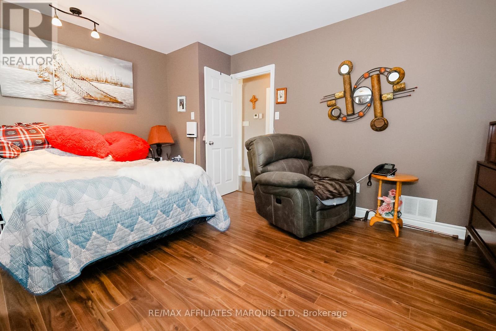 Photo 15 of 133 St George Street E, North Glengarry ON
