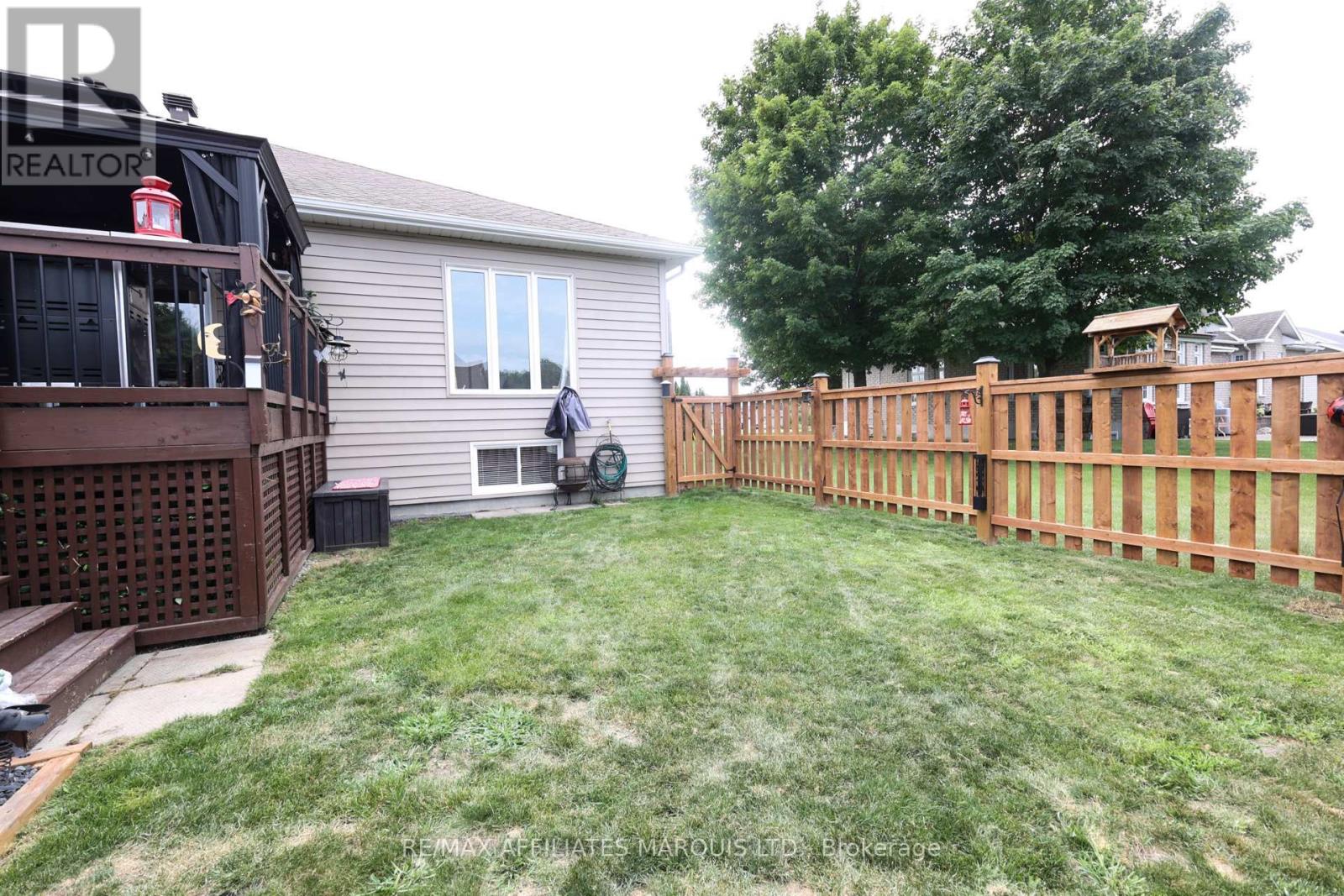 Photo 31 of 133 St George Street E, North Glengarry ON