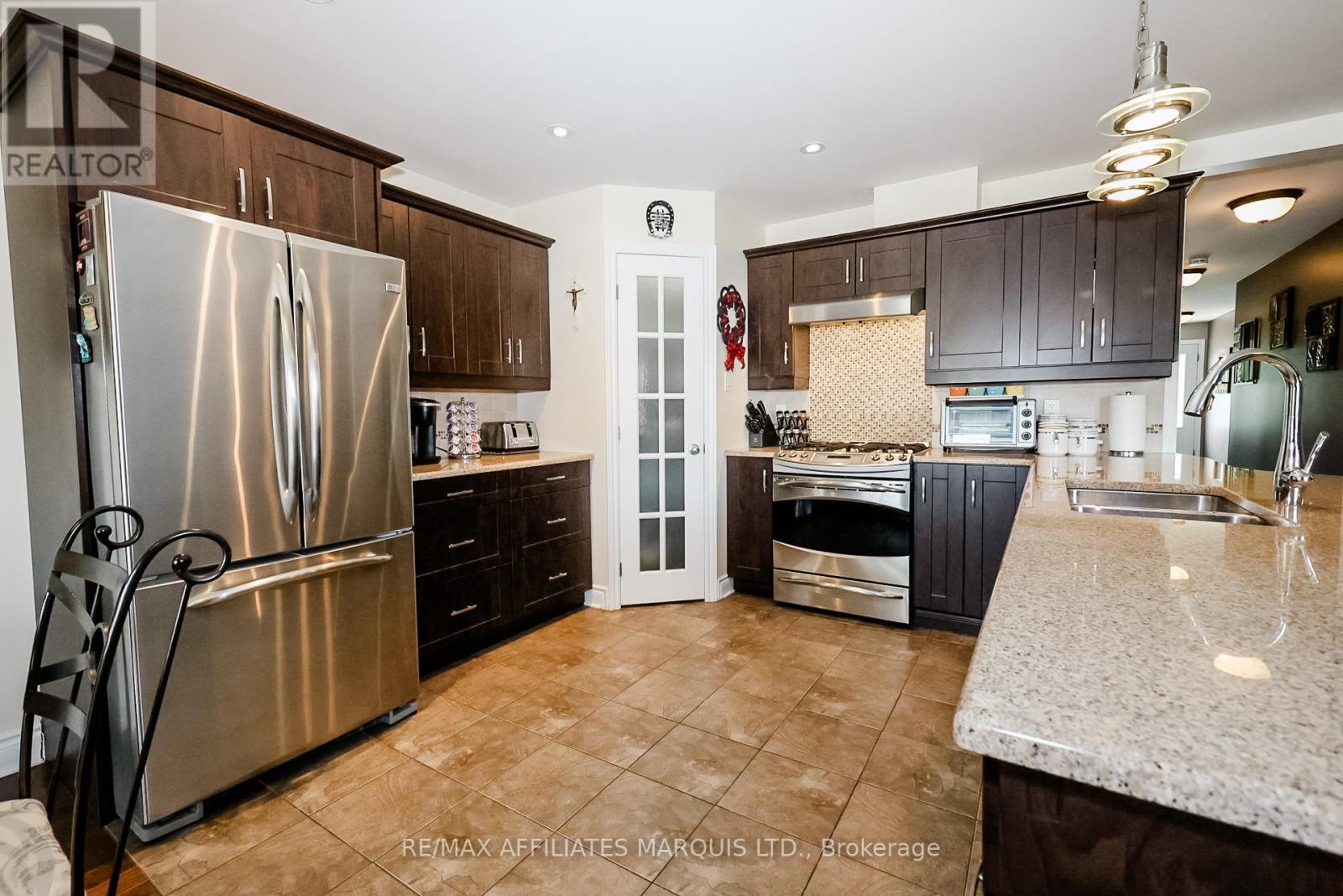 Photo 5 of 133 St George Street E, North Glengarry ON