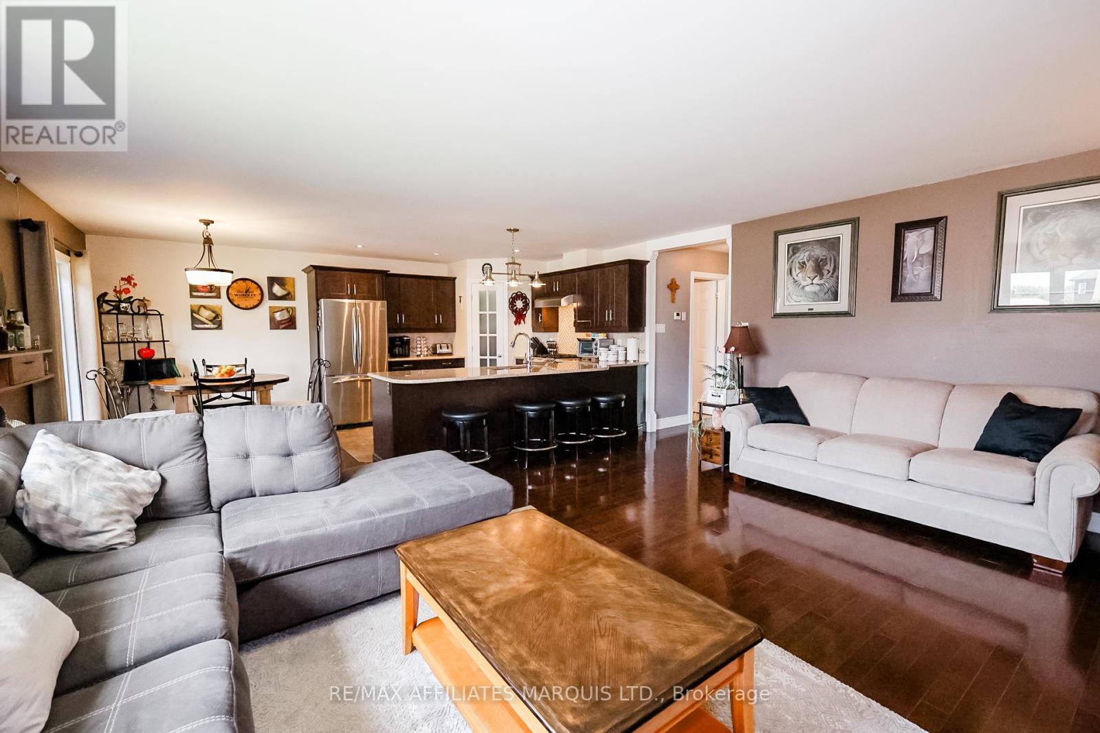 Photo 9 of 133 St George Street E, North Glengarry ON
