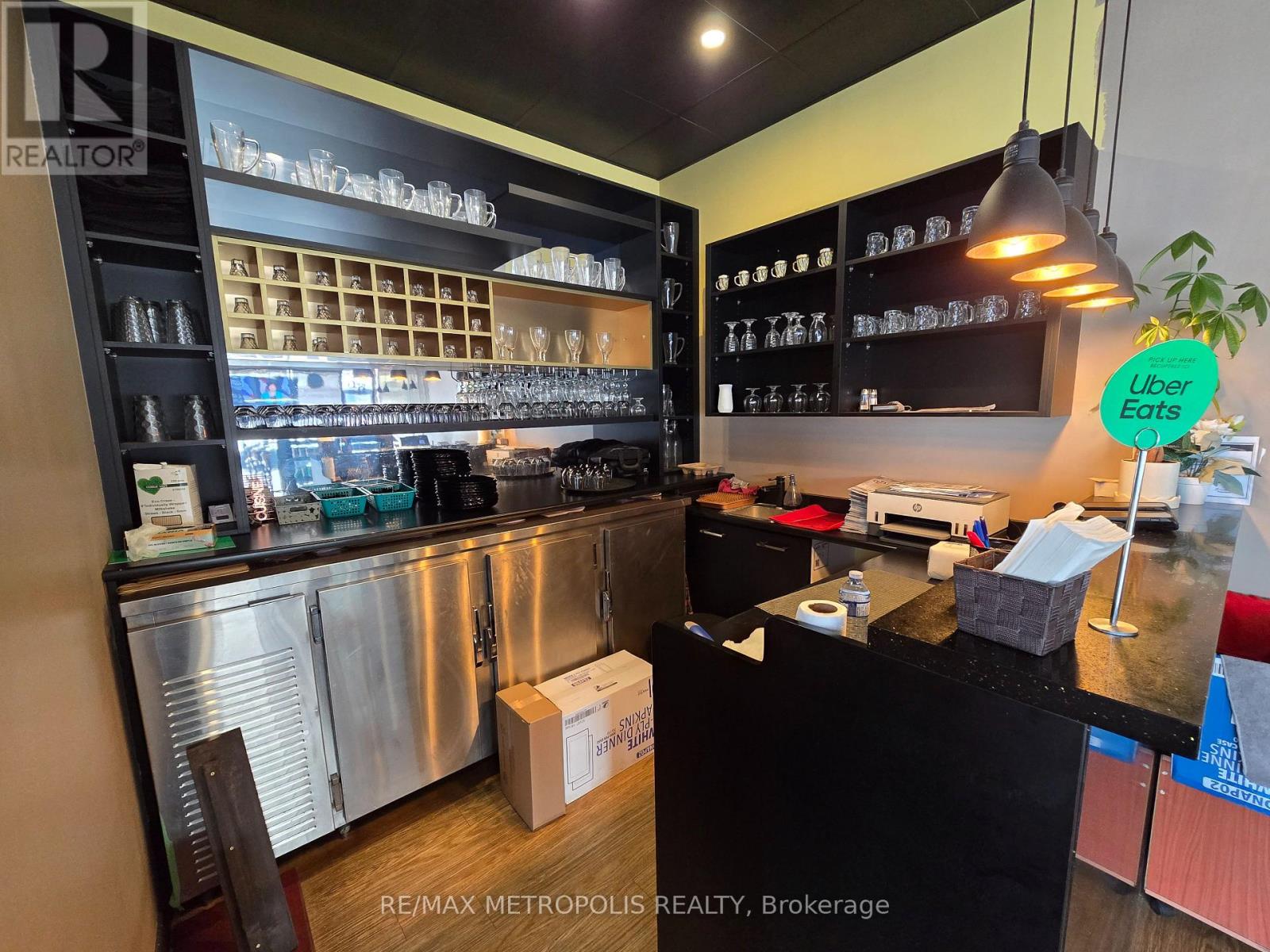Photo 11 of 1 18025 Yonge Street, Newmarket ON