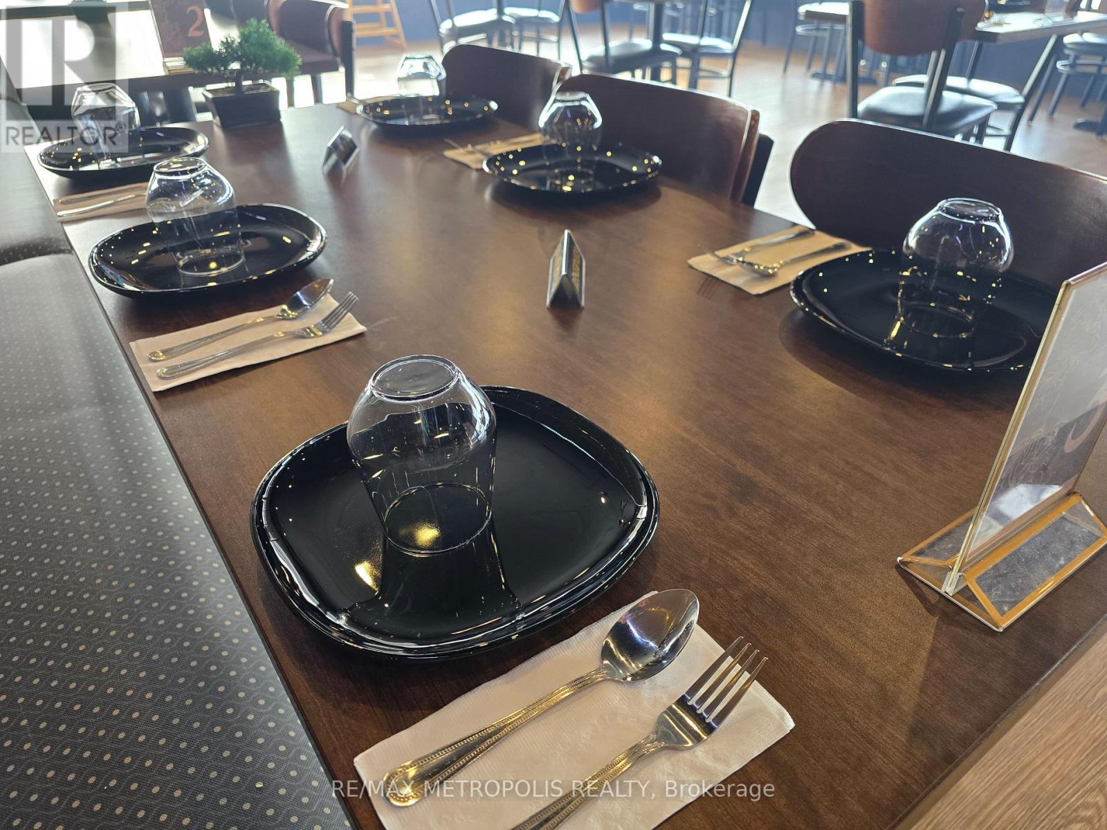 Photo 16 of 1 18025 Yonge Street, Newmarket ON