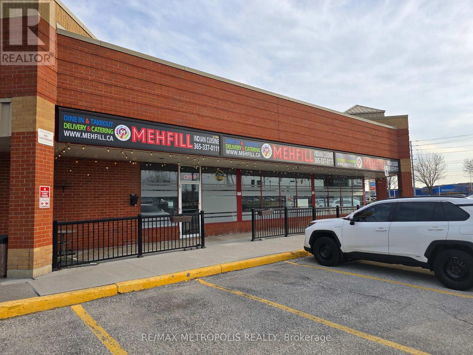 Photo 3 of 1 18025 Yonge Street, Newmarket ON