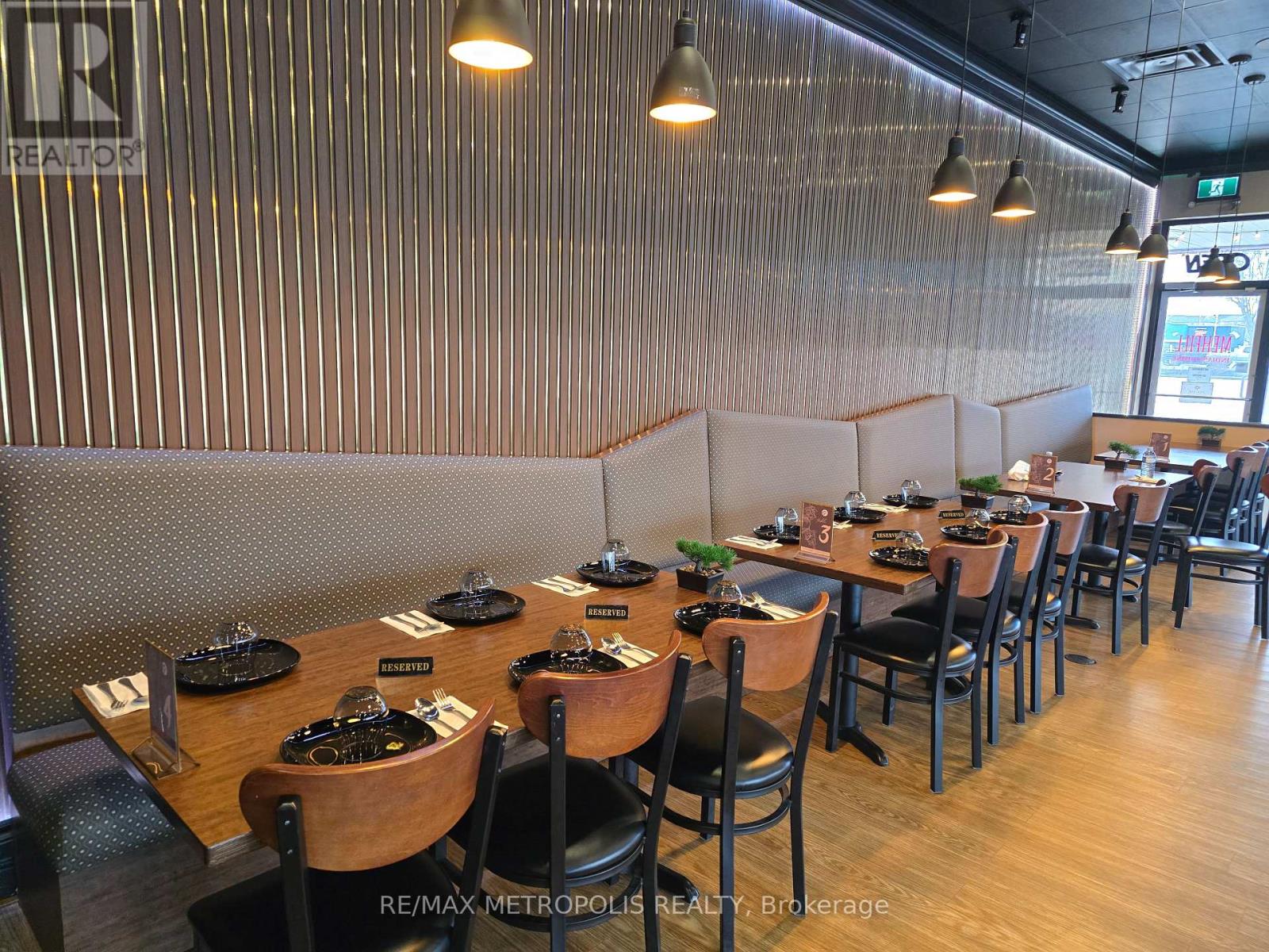 Photo 30 of 1 18025 Yonge Street, Newmarket ON
