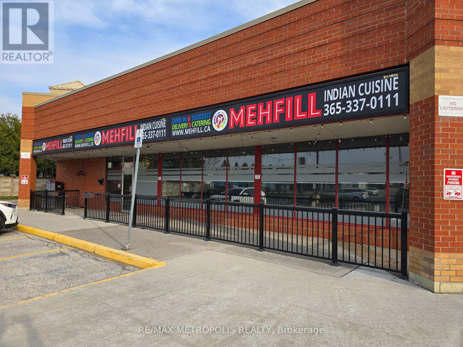Photo 5 of 1 18025 Yonge Street, Newmarket ON