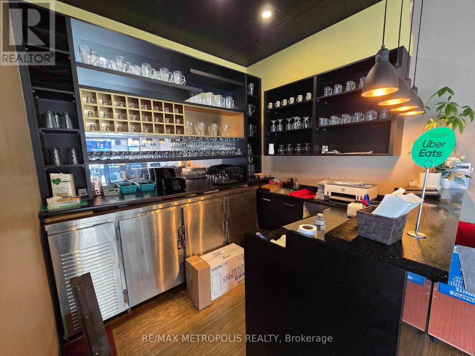 Photo 6 of 1 18025 Yonge Street, Newmarket ON