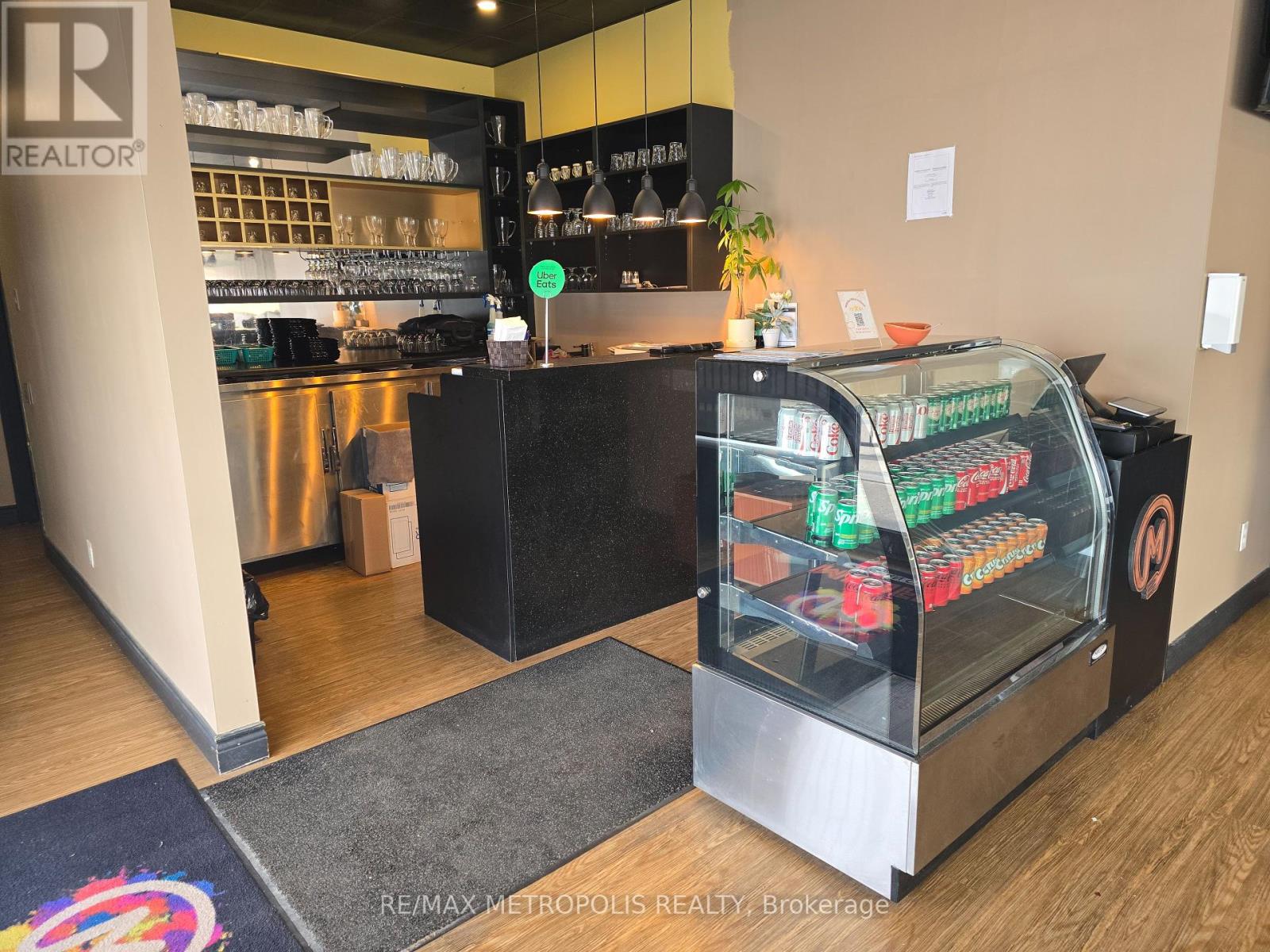 Photo 7 of 1 18025 Yonge Street, Newmarket ON