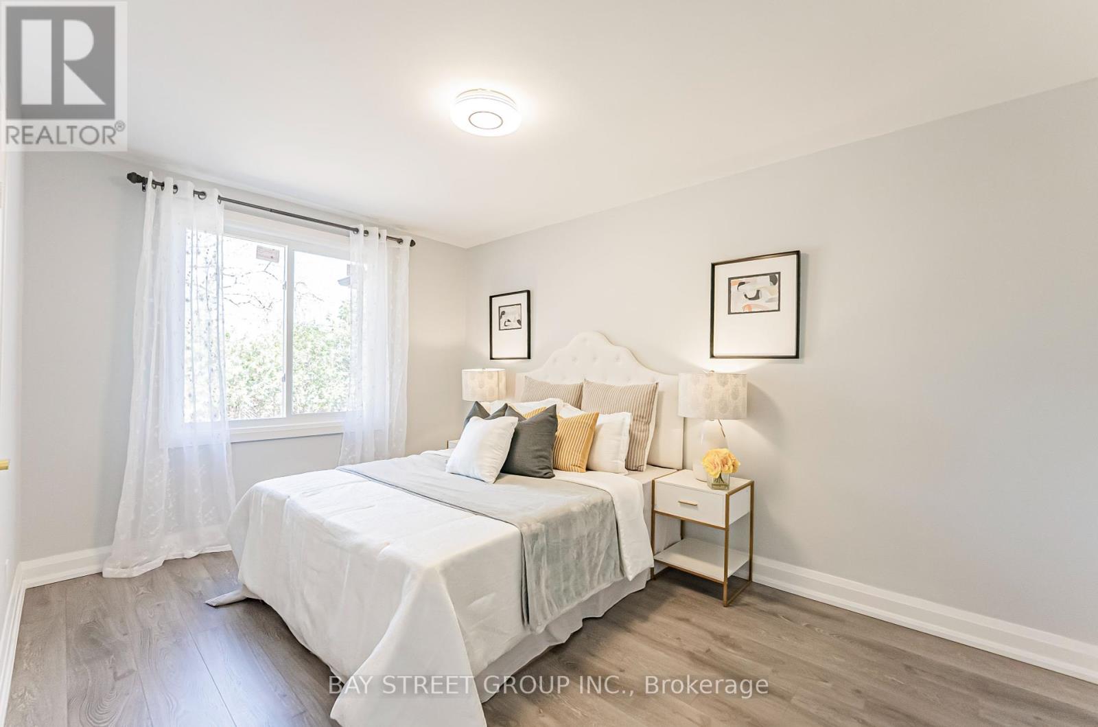 Photo 15 of 51 Rockport Crescent, Richmond Hill ON