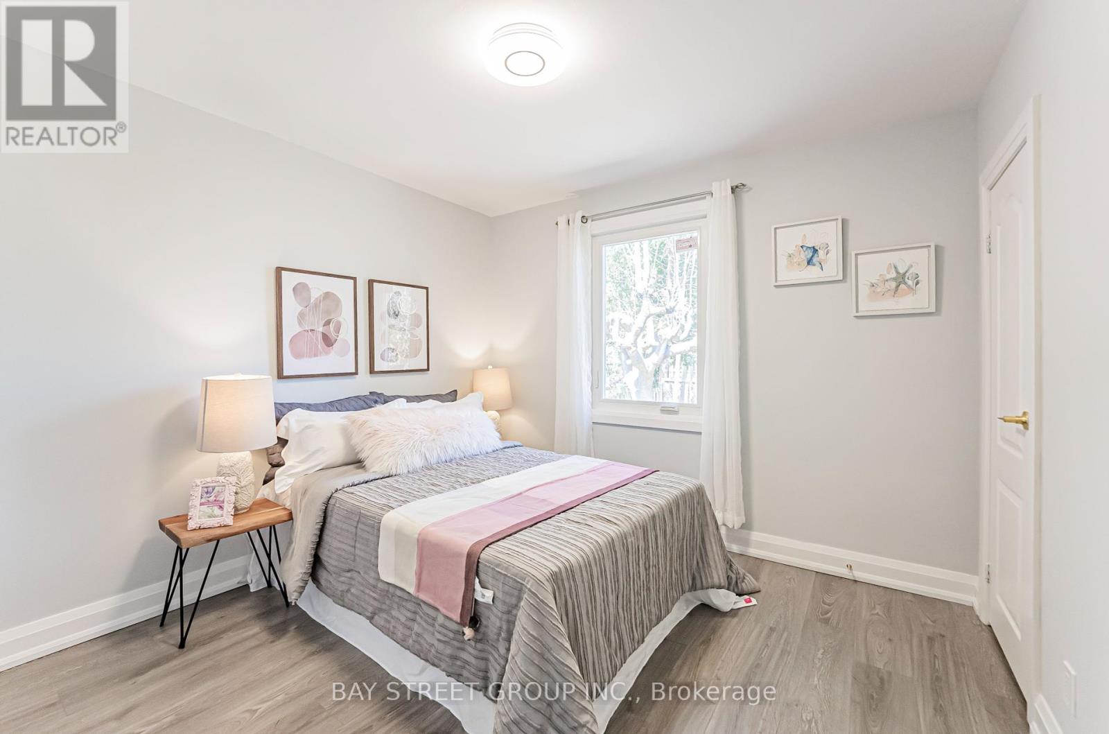 Photo 16 of 51 Rockport Crescent, Richmond Hill ON
