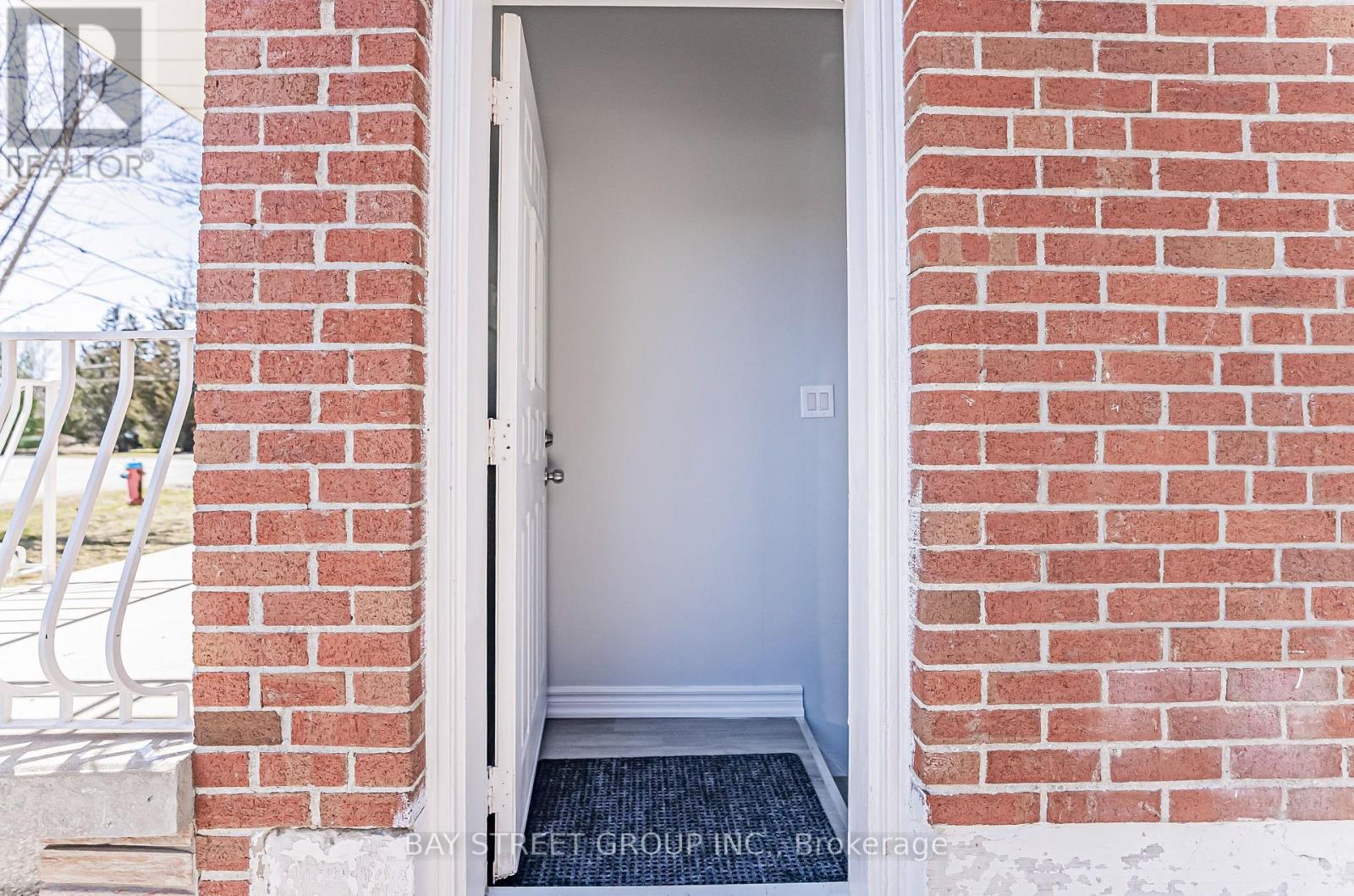 Photo 18 of 51 Rockport Crescent, Richmond Hill ON