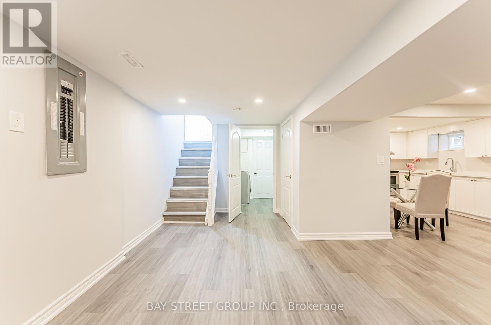 Photo 19 of 51 Rockport Crescent, Richmond Hill ON