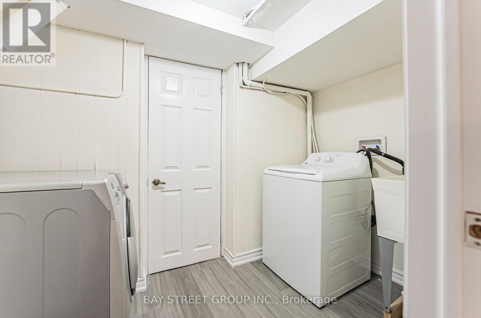 Photo 20 of 51 Rockport Crescent, Richmond Hill ON