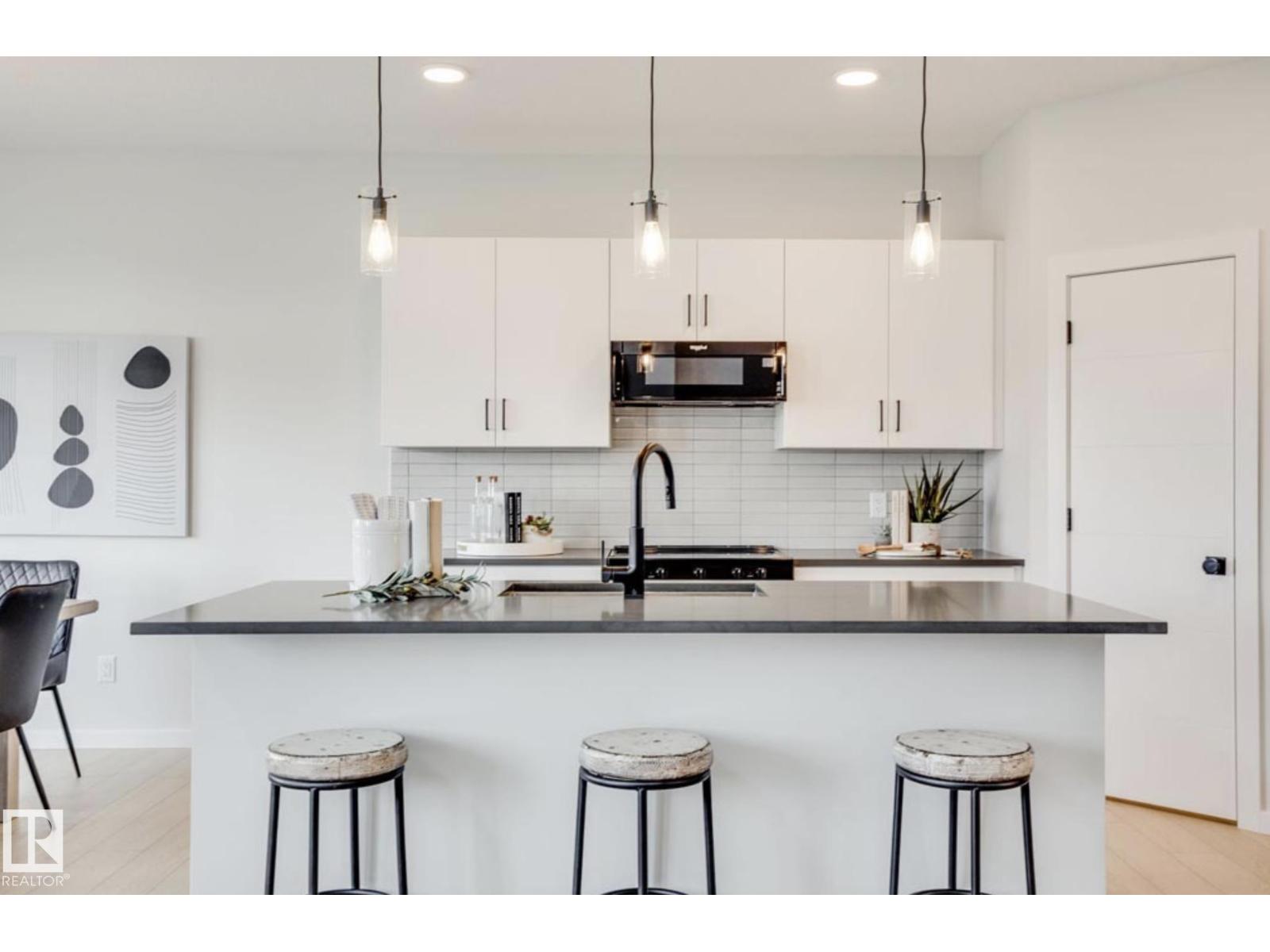 Photo 2 of 8019 228 St Nw, Edmonton AB