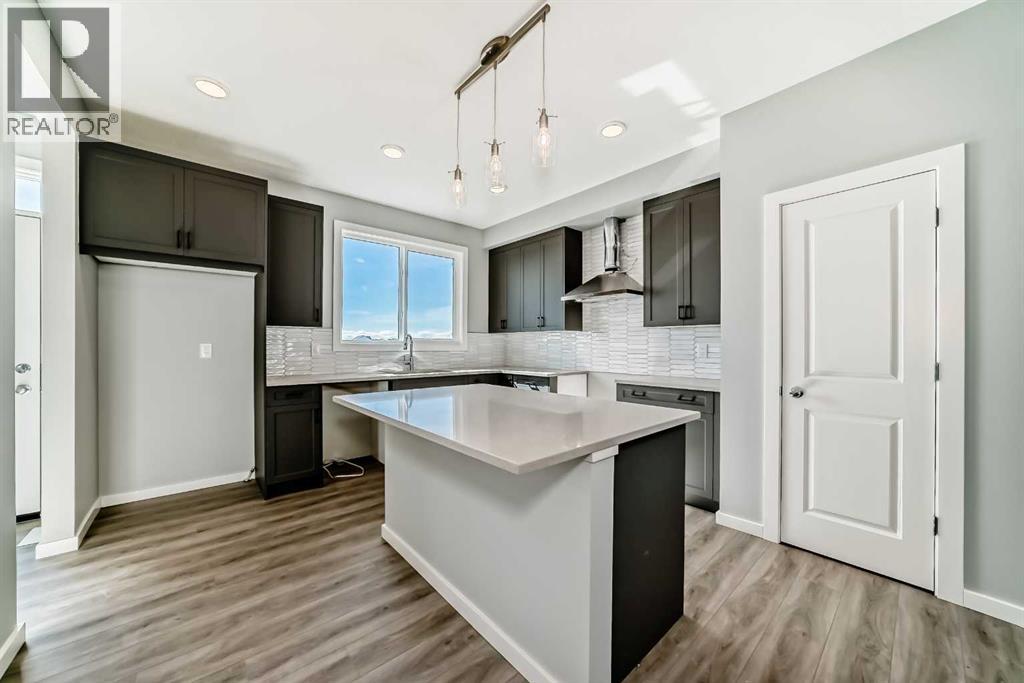 Photo 6 of 8 Starling Place Nw, Calgary AB