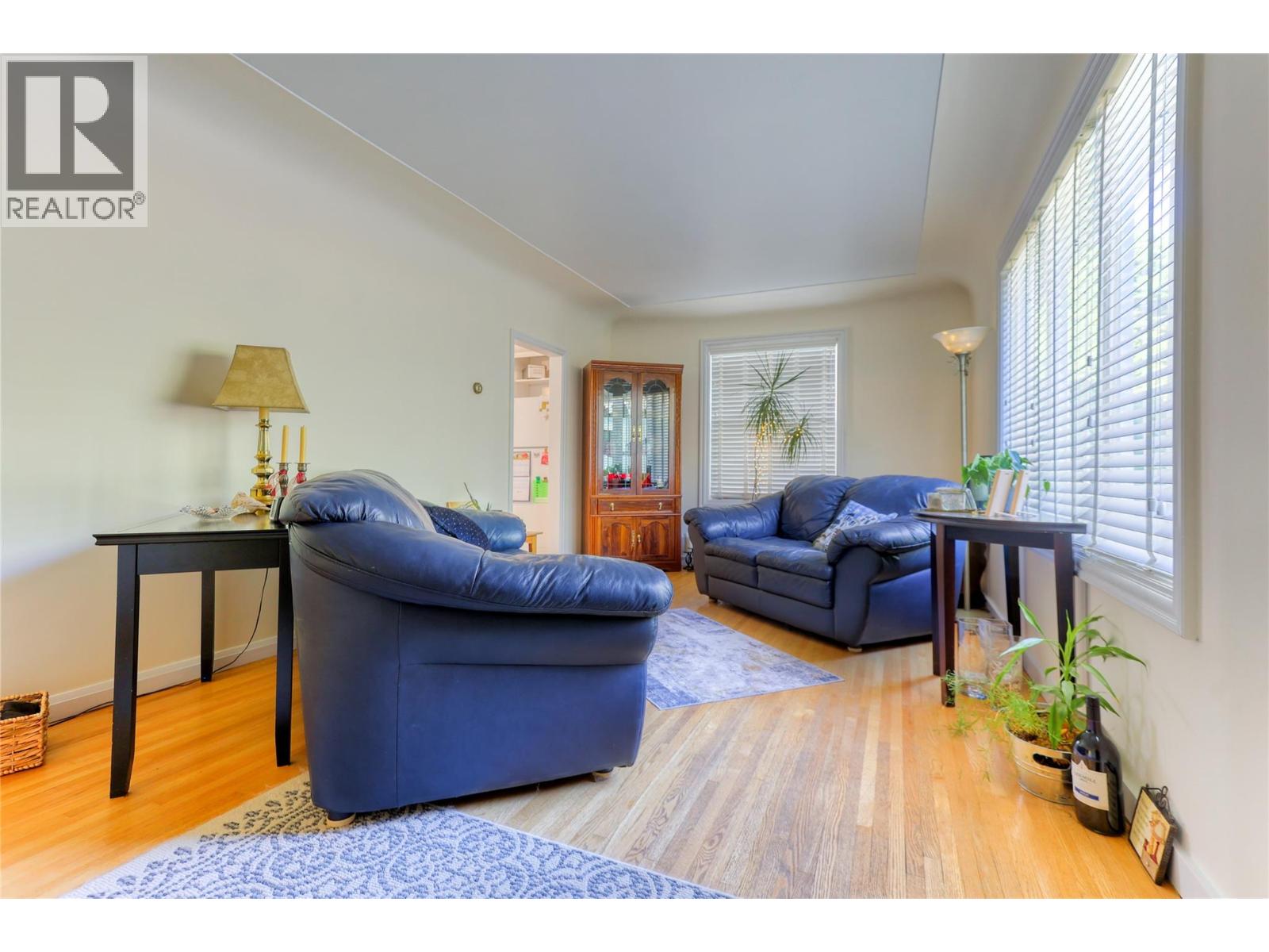 654 Schofield Highway, Warfield