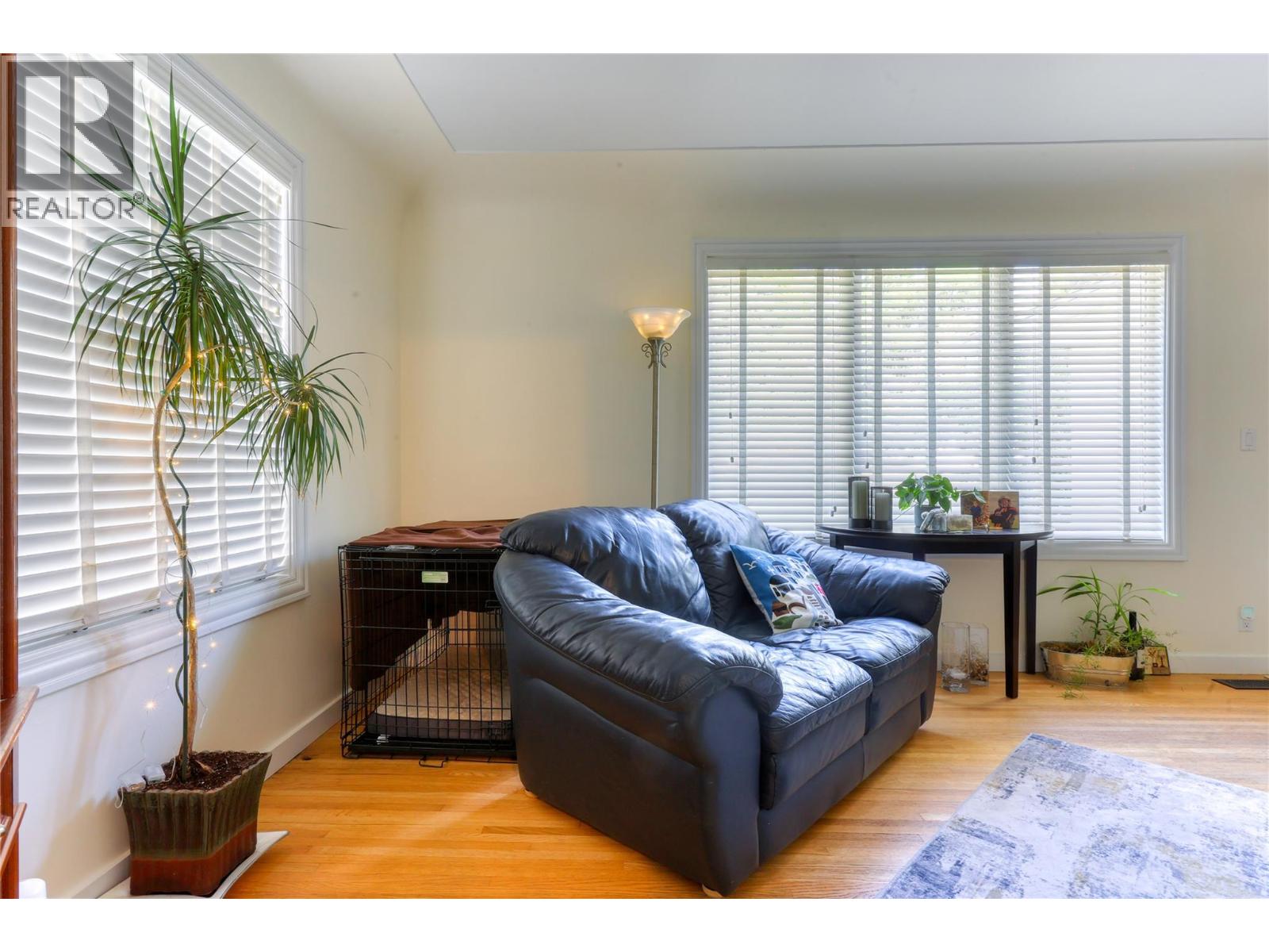 654 Schofield Highway, Warfield