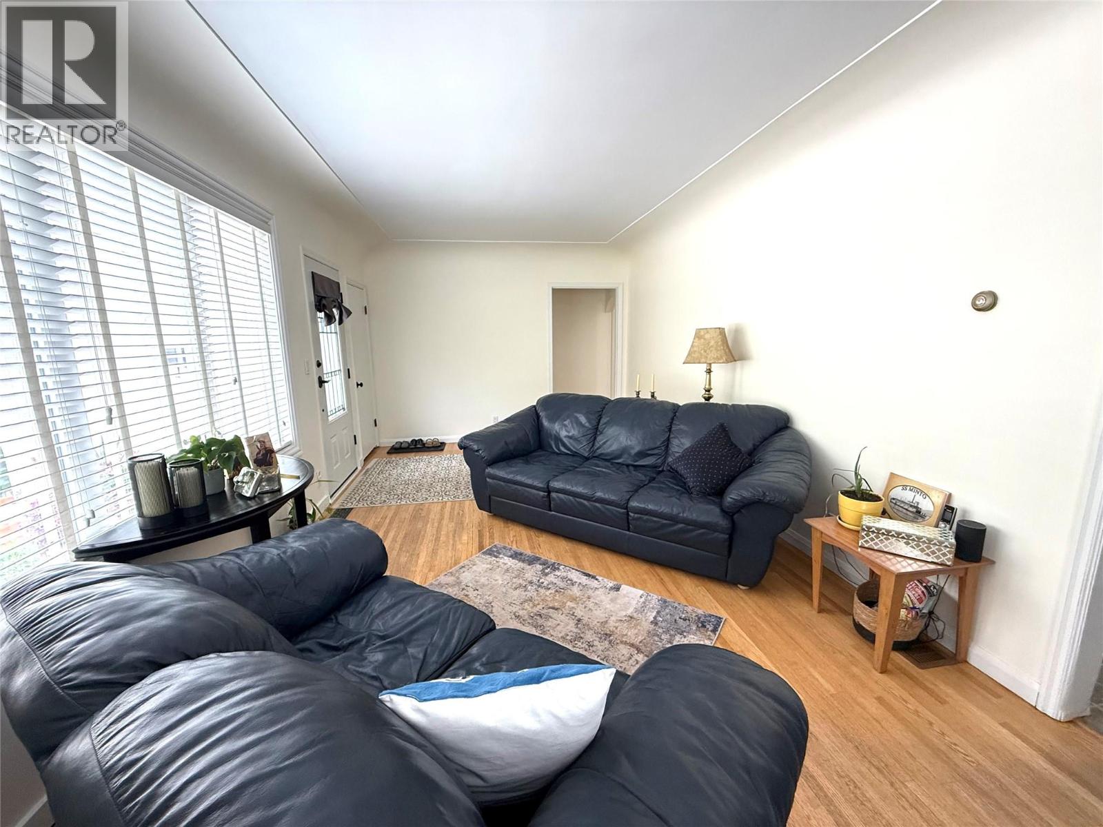 654 Schofield Highway, Warfield