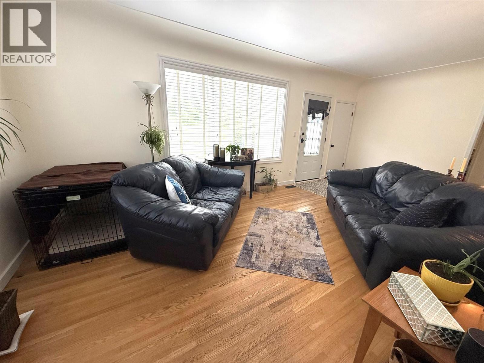 654 Schofield Highway, Warfield