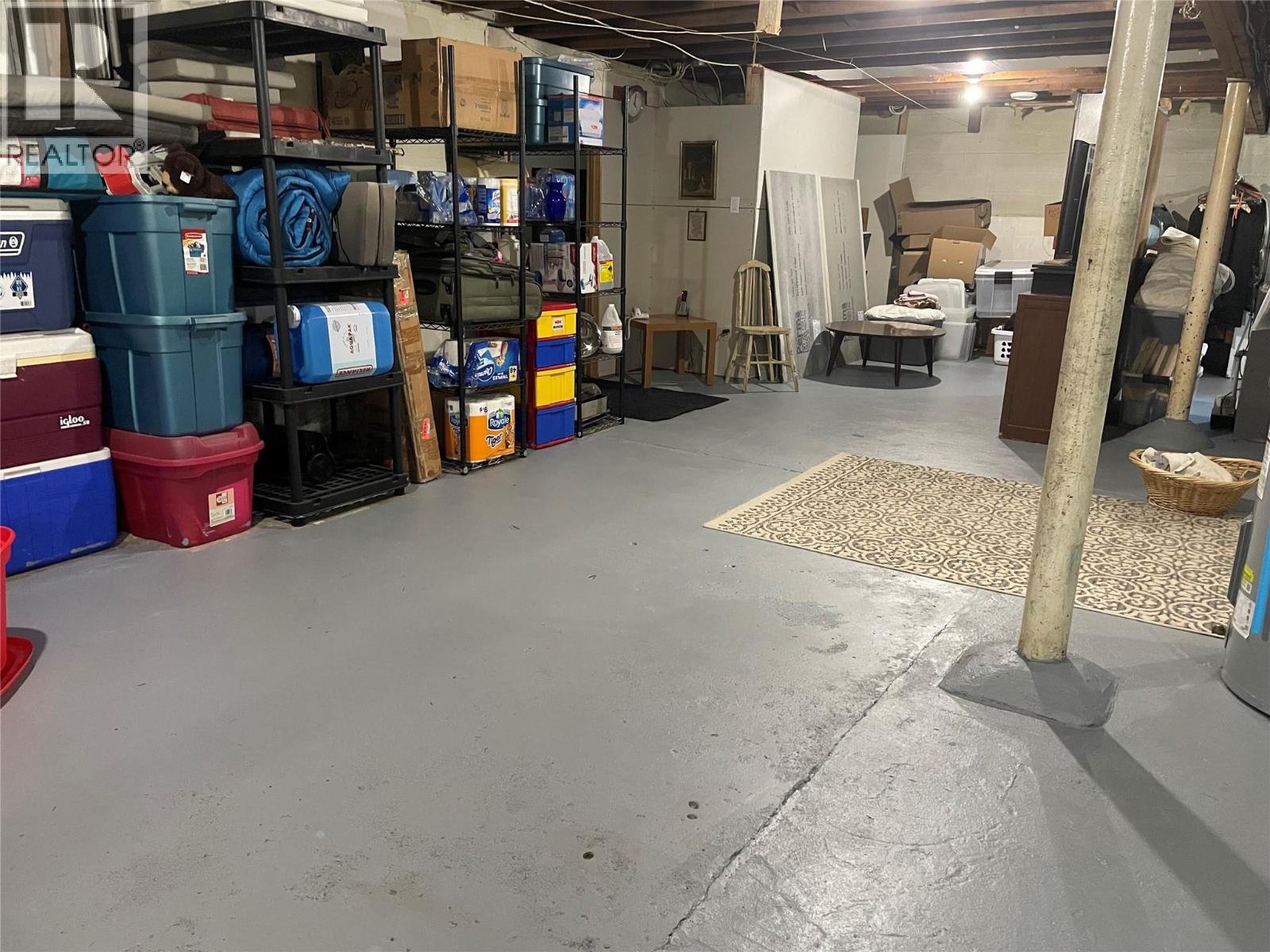 654 Schofield Highway, Warfield