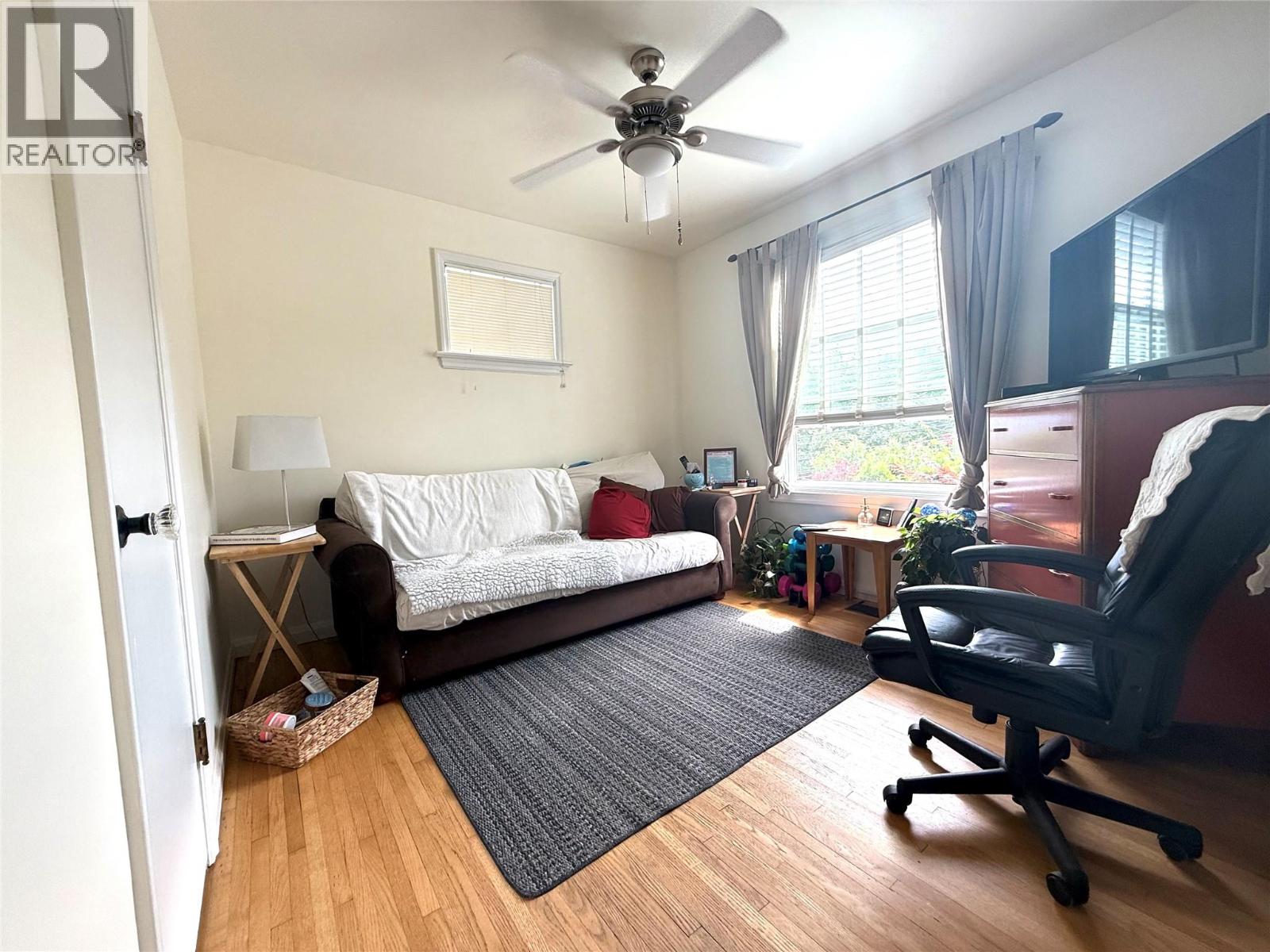 654 Schofield Highway, Warfield