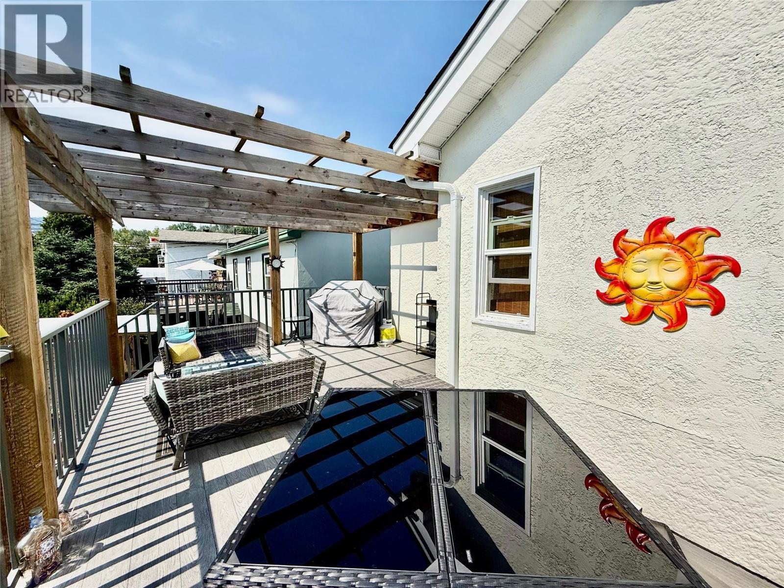 654 Schofield Highway, Warfield