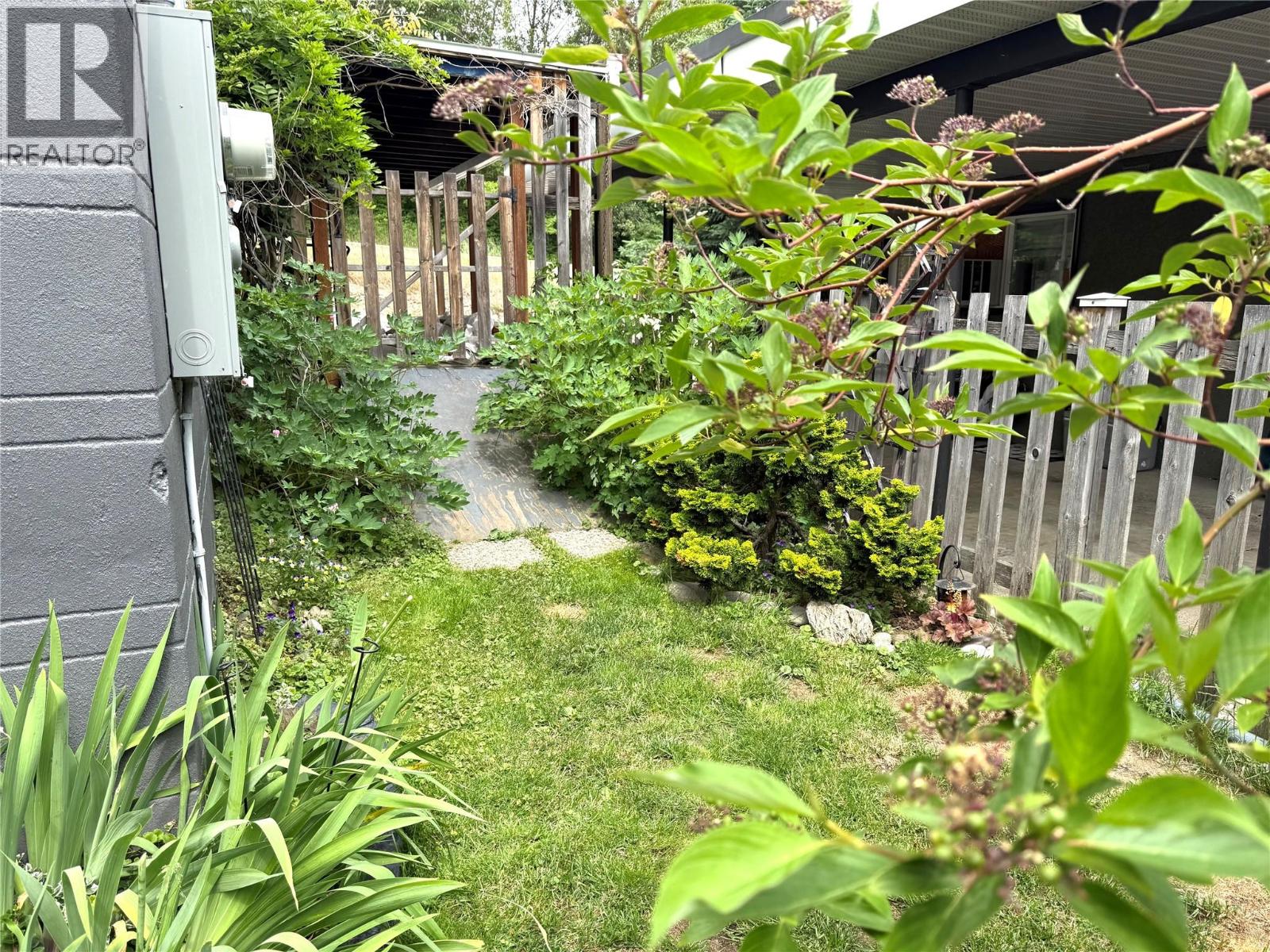 654 Schofield Highway, Warfield