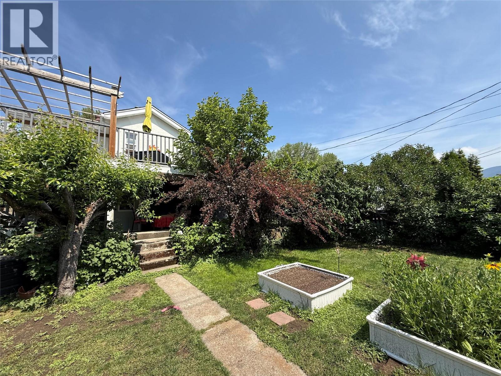 654 Schofield Highway, Warfield