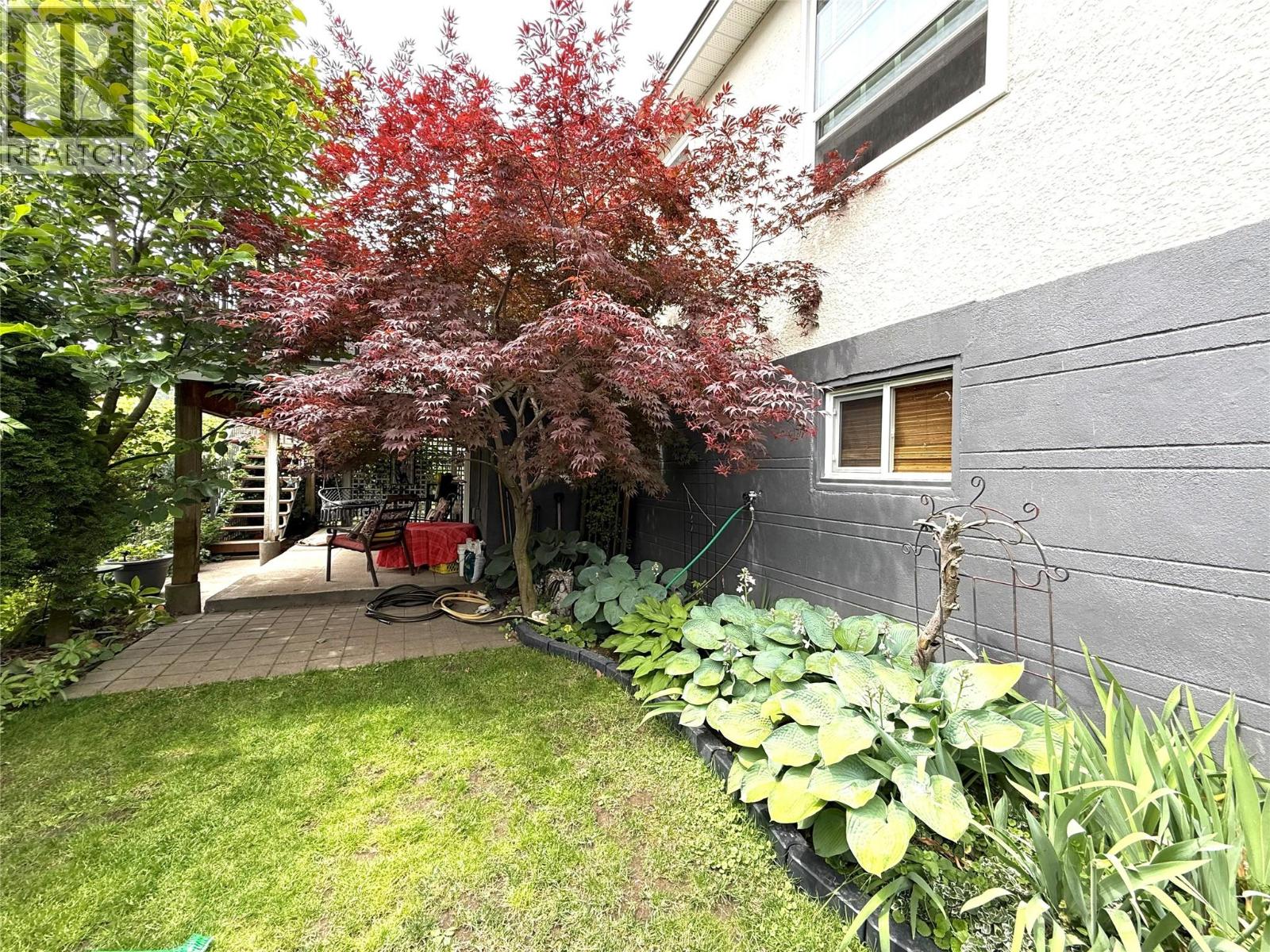 654 Schofield Highway, Warfield