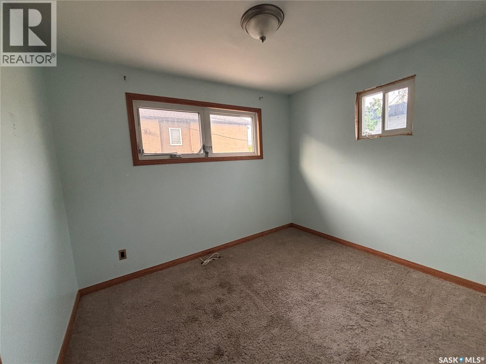Photo 10 of 975 Atkinson Street, Regina SK