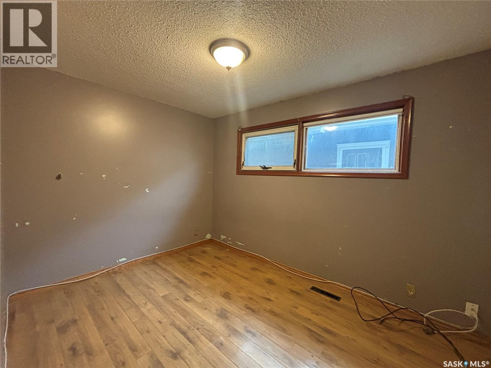 Photo 7 of 975 Atkinson Street, Regina SK