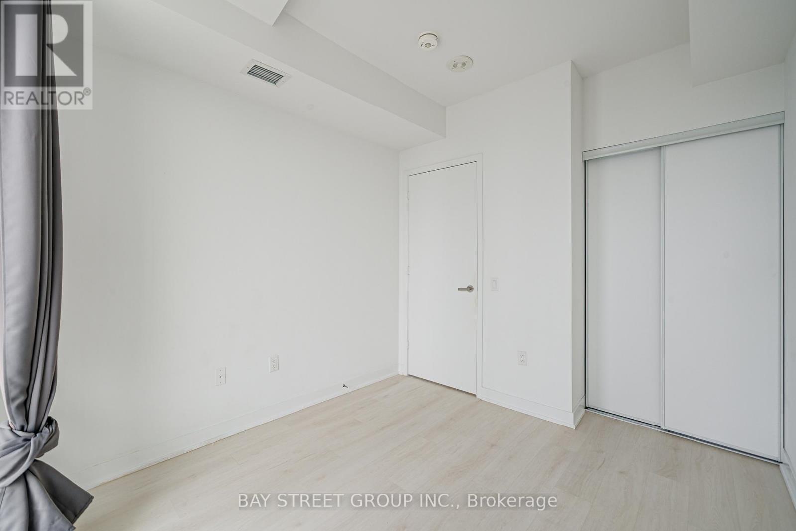 Photo 13 of 3207 3900 Confederation Parkway, Mississauga ON
