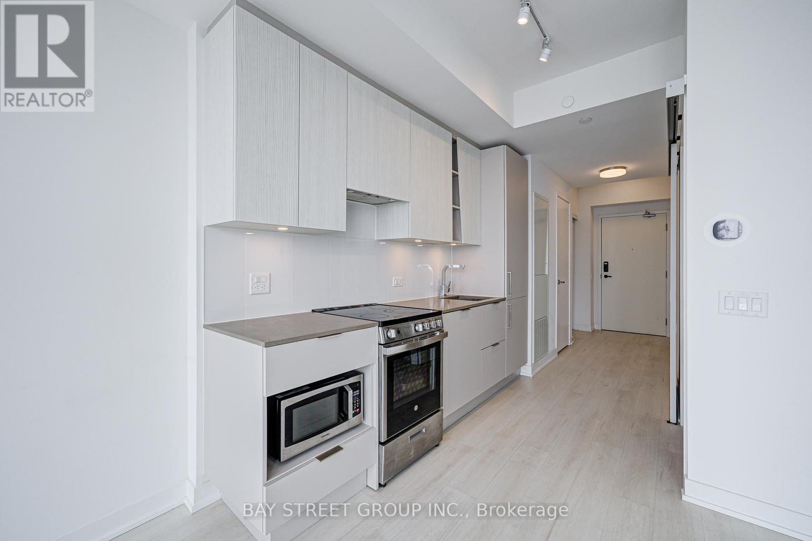 Photo 7 of 3207 3900 Confederation Parkway, Mississauga ON