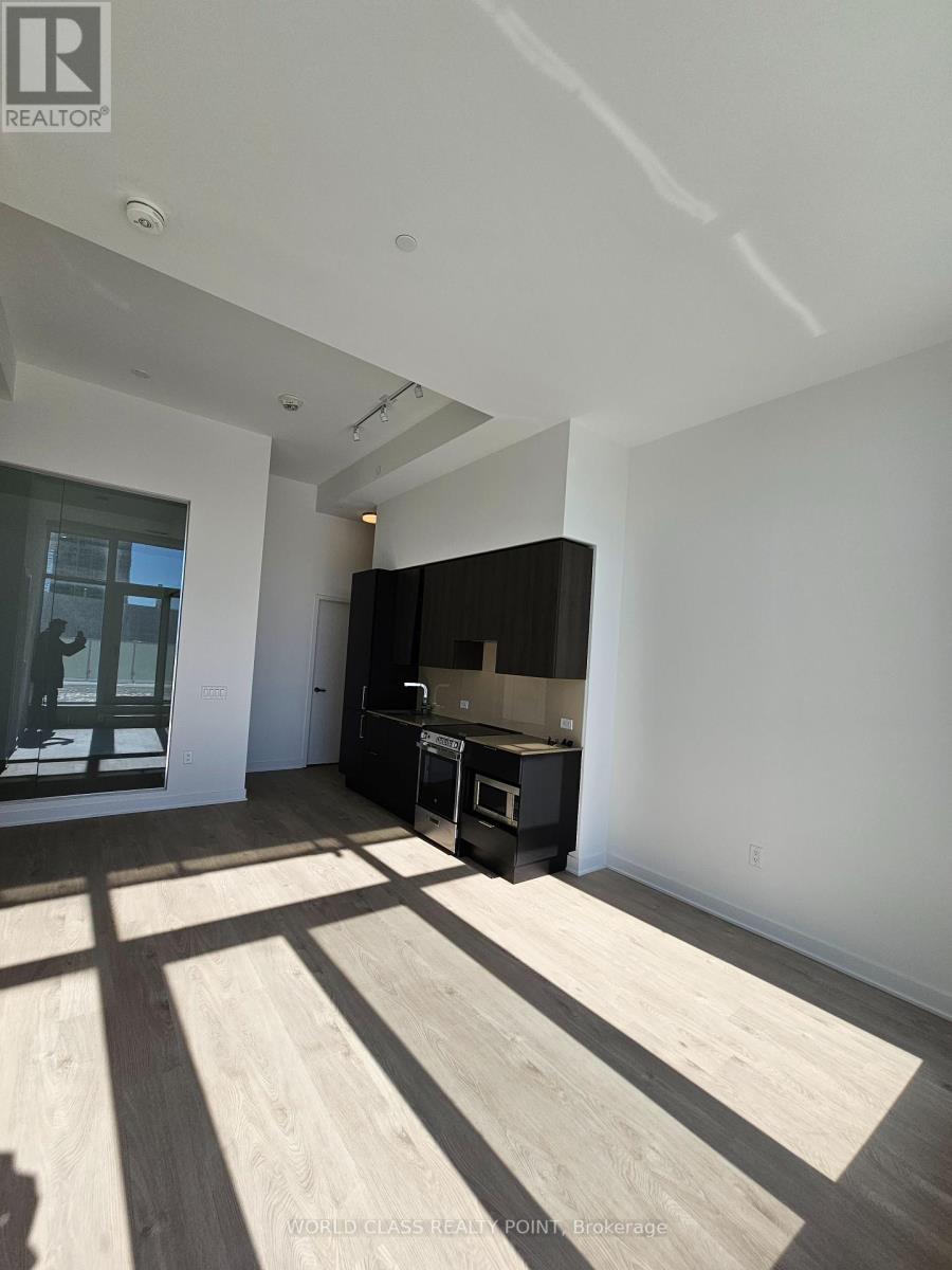 Photo 6 of 530 3900 Confederation Parkway, Mississauga ON