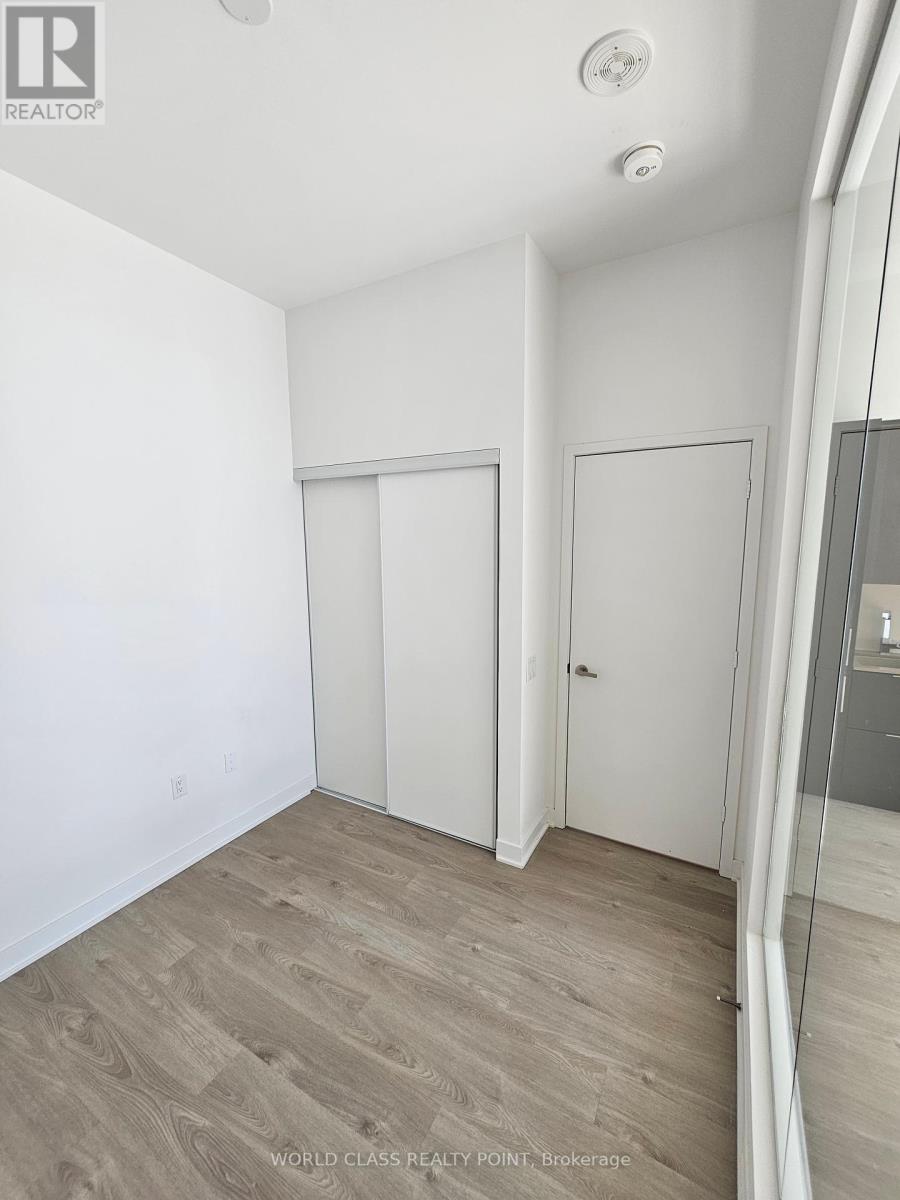 Photo 8 of 530 3900 Confederation Parkway, Mississauga ON