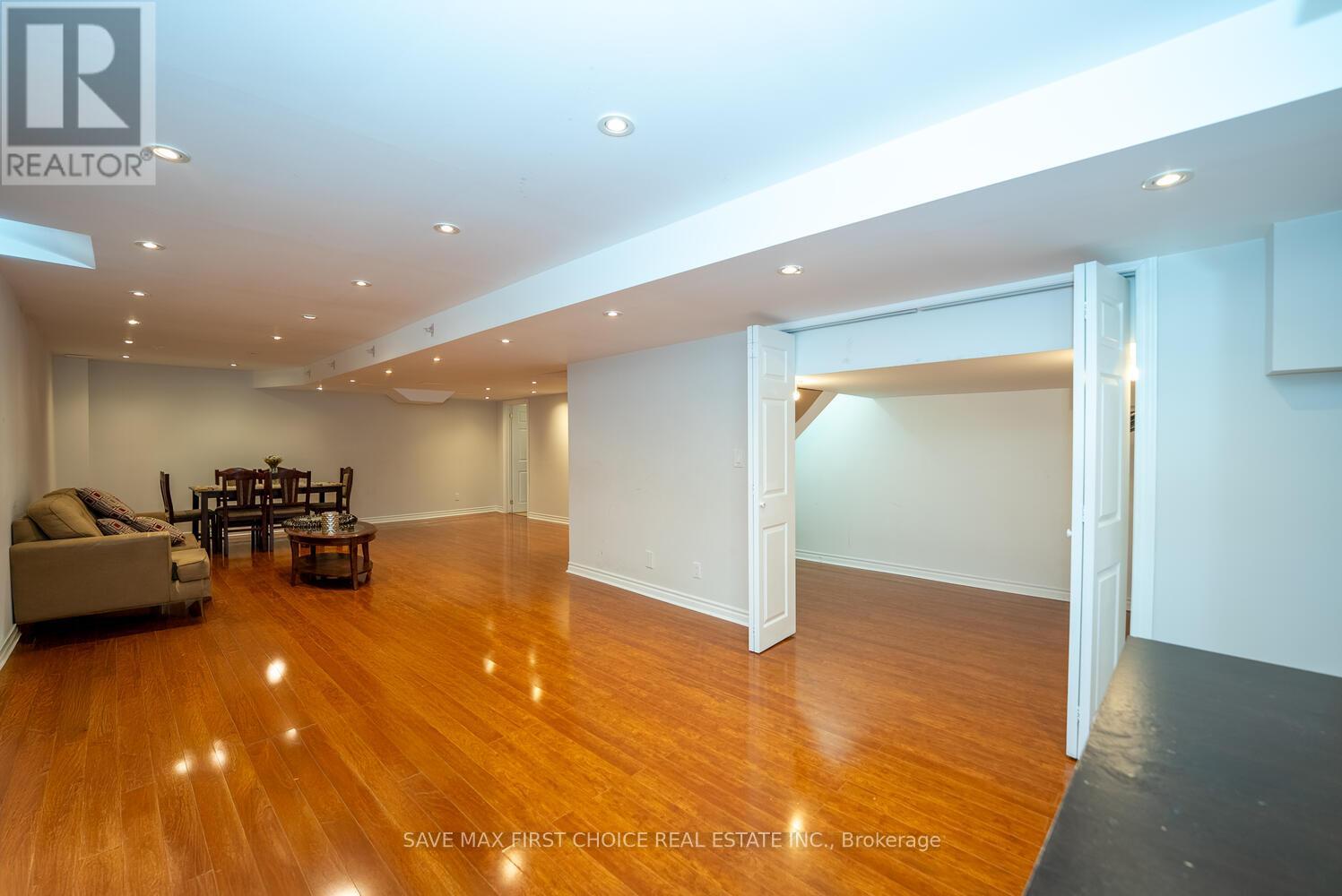 Photo 10 of 5763 Raftsman Cove, Mississauga ON