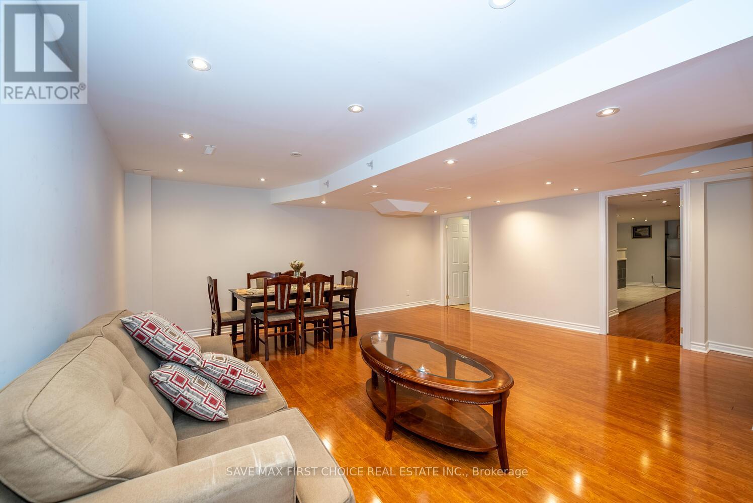 Photo 11 of 5763 Raftsman Cove, Mississauga ON