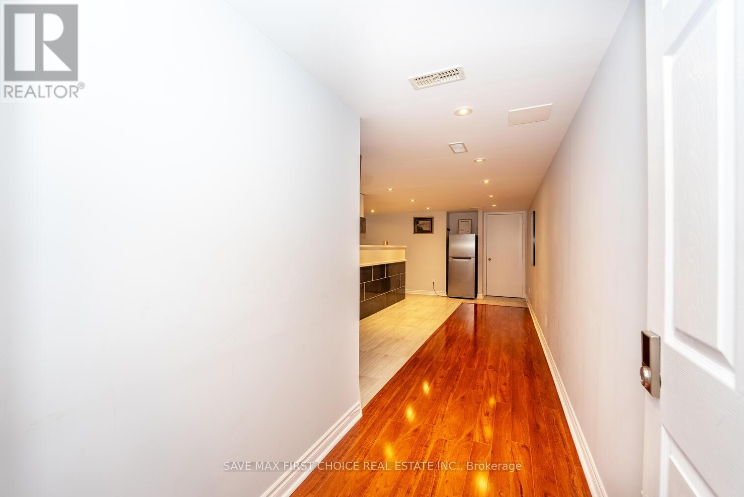 Photo 13 of 5763 Raftsman Cove, Mississauga ON