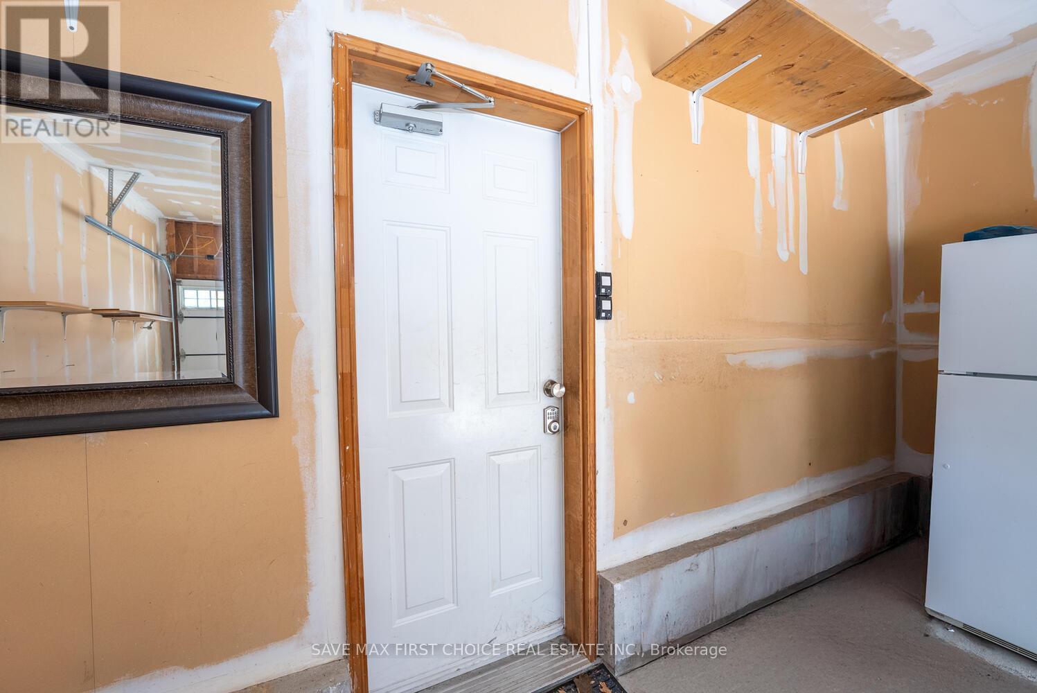 Photo 3 of 5763 Raftsman Cove, Mississauga ON