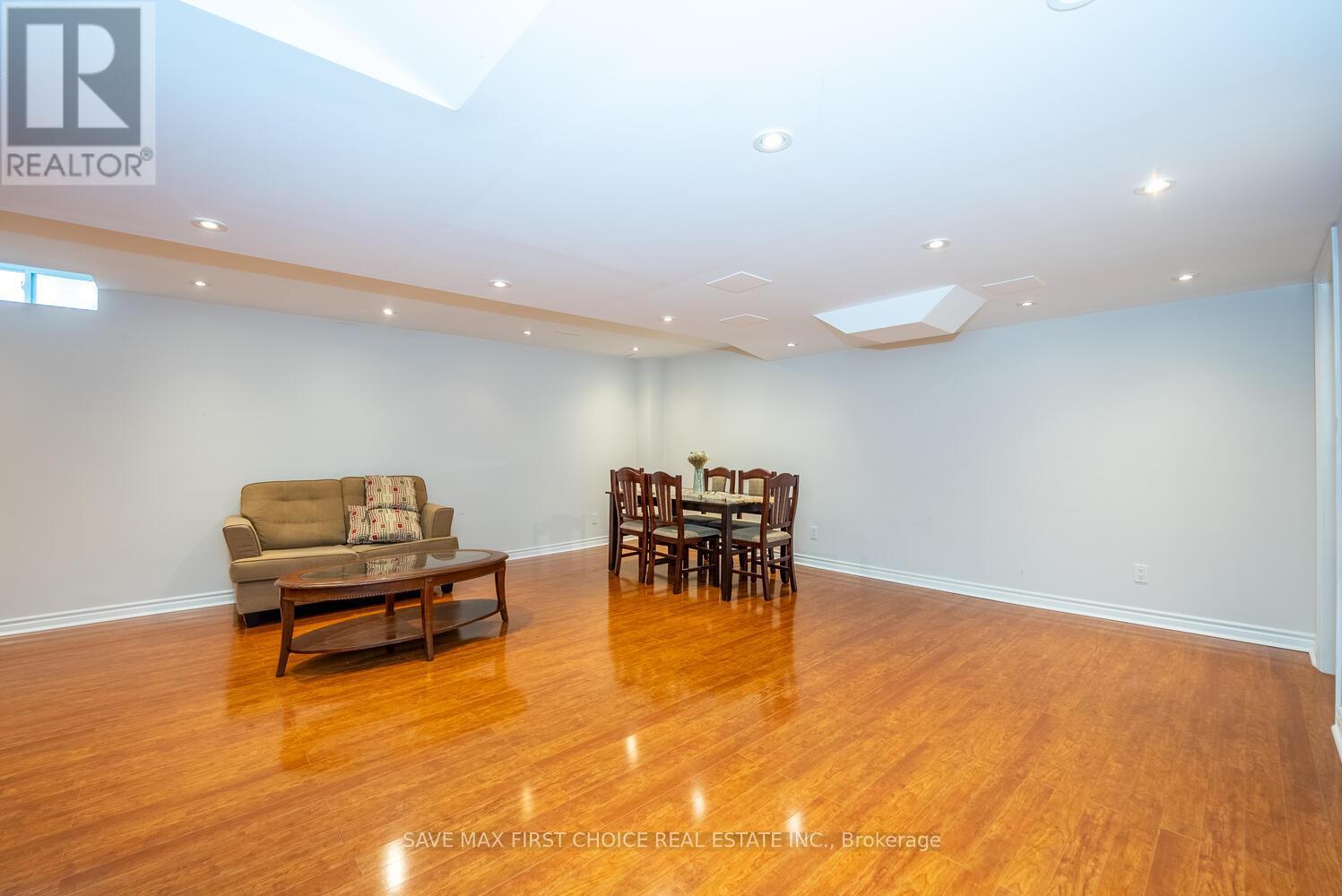 Photo 5 of 5763 Raftsman Cove, Mississauga ON