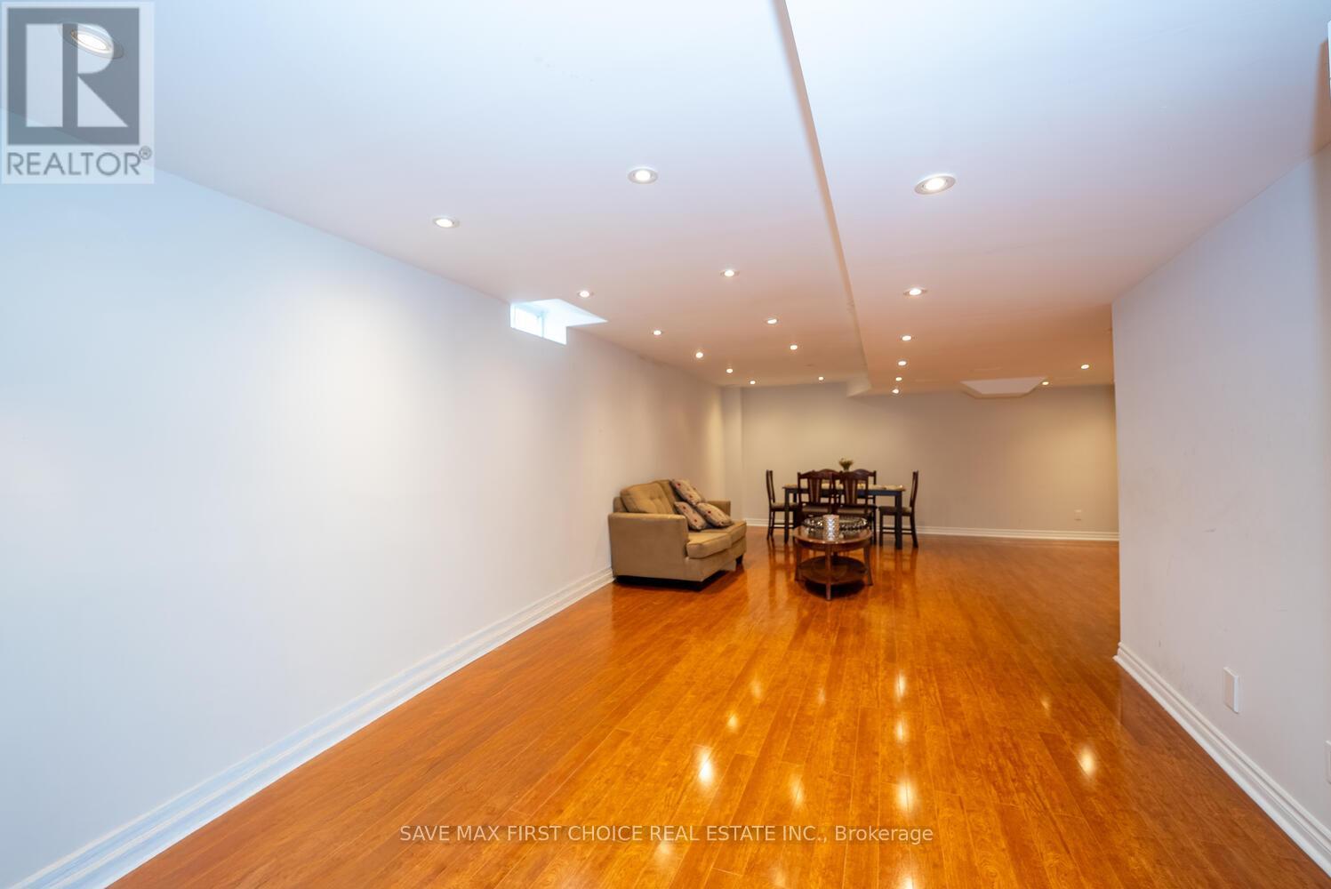 Photo 9 of 5763 Raftsman Cove, Mississauga ON