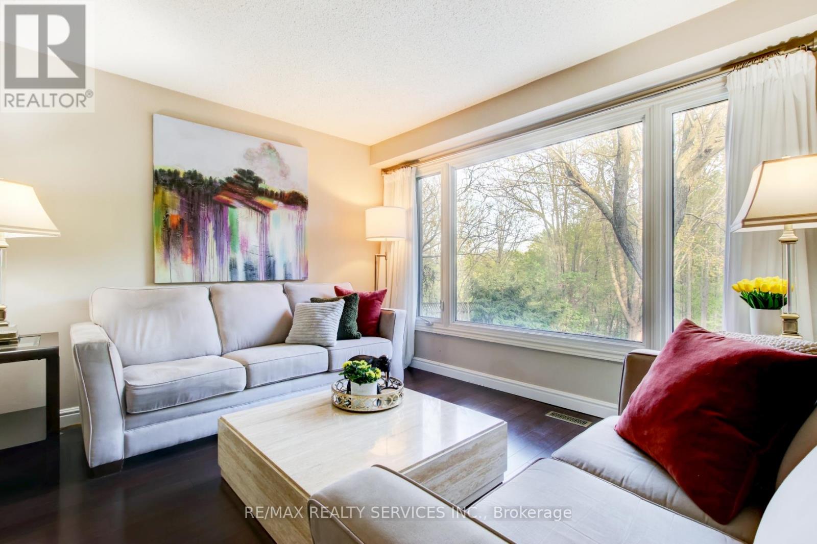Photo 14 of 25 Brookbank Court, Brampton ON