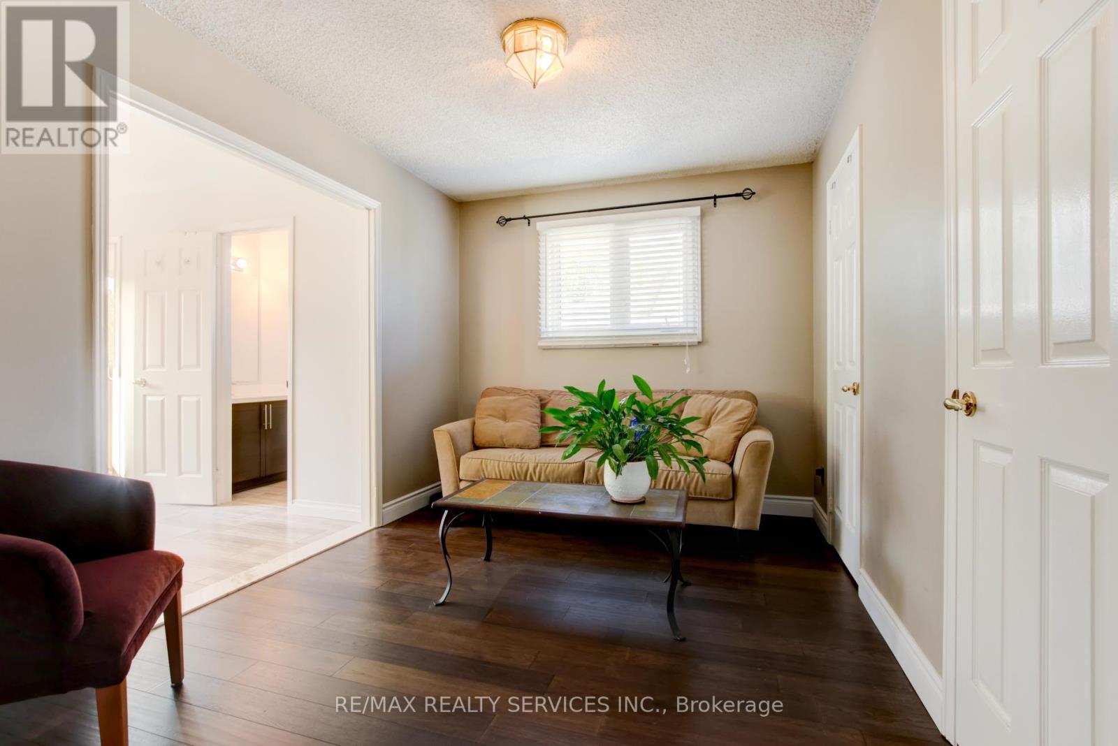 Photo 18 of 25 Brookbank Court, Brampton ON