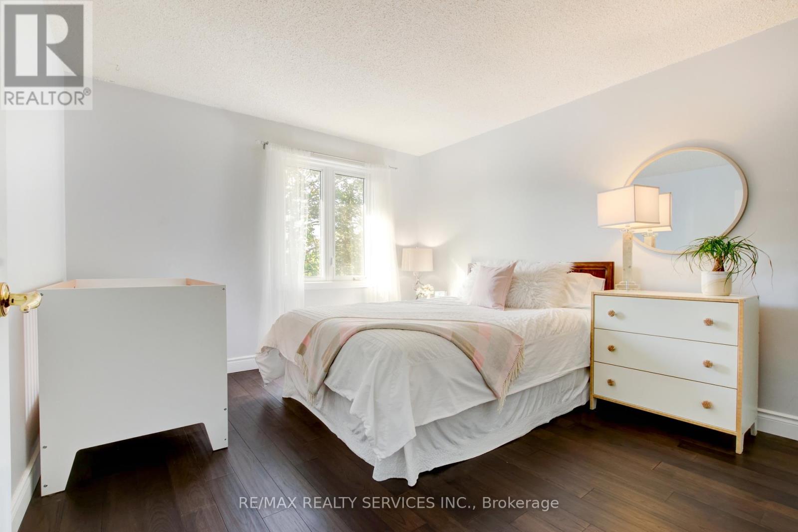 Photo 22 of 25 Brookbank Court, Brampton ON