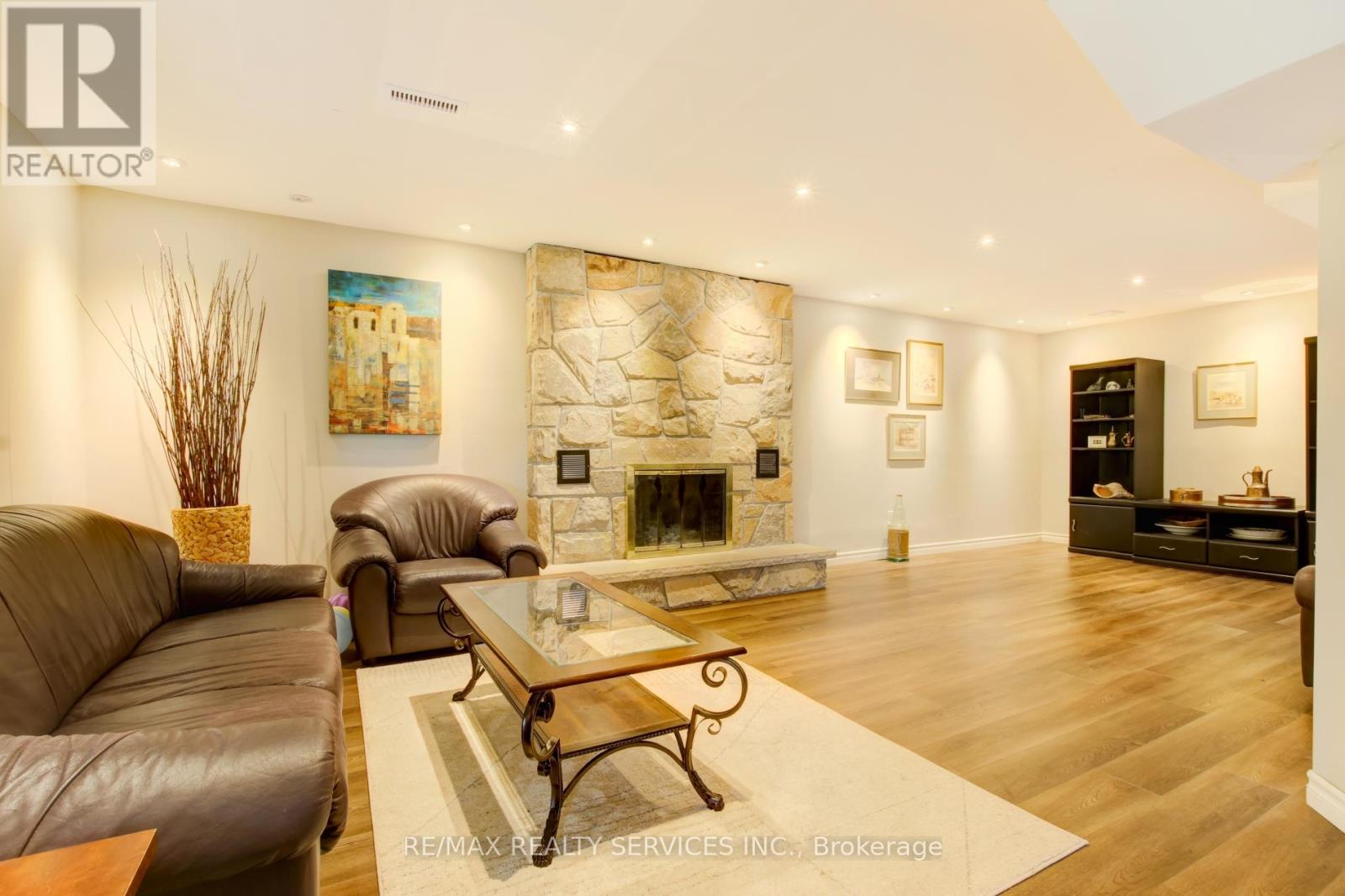 Photo 24 of 25 Brookbank Court, Brampton ON