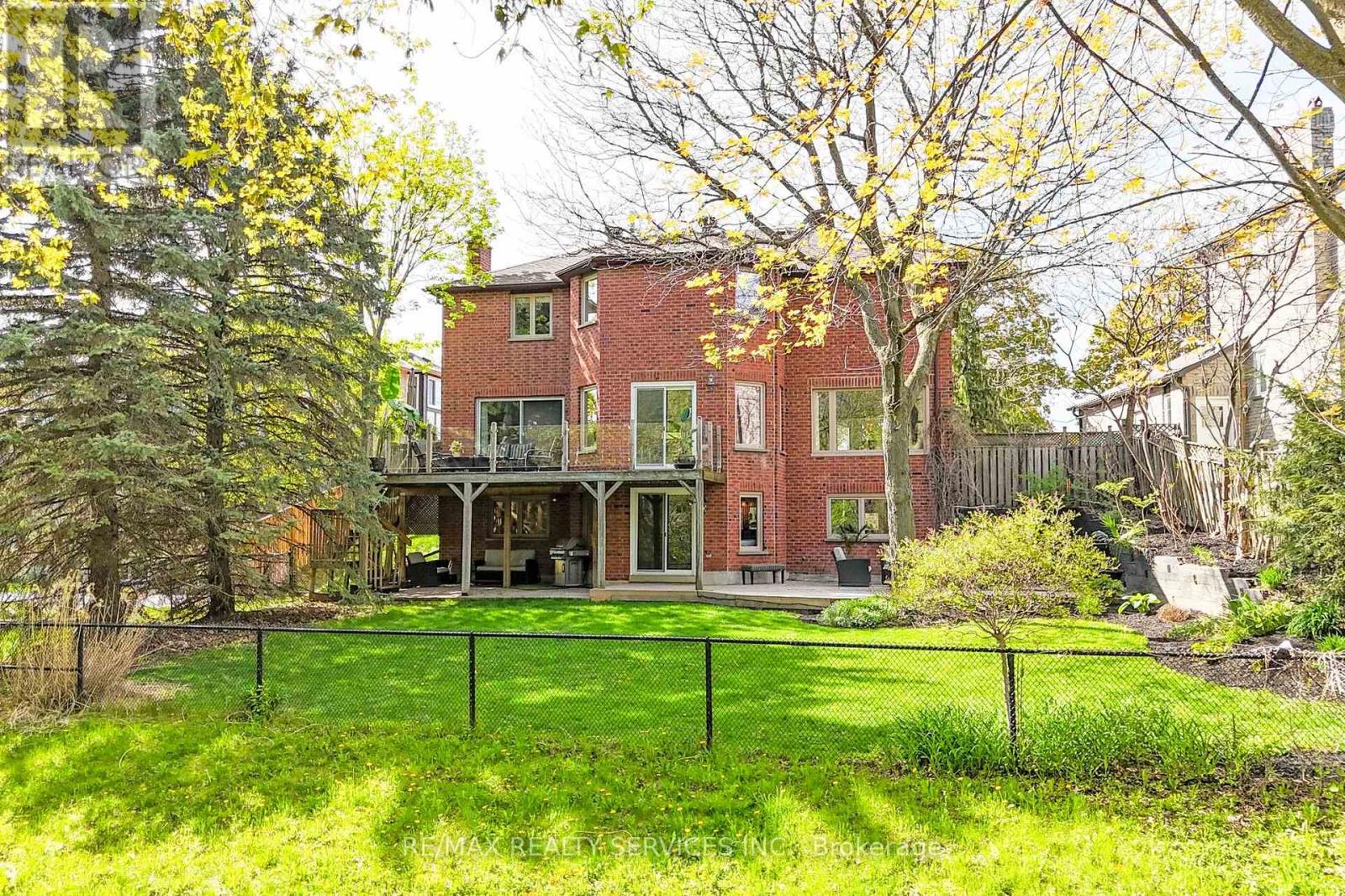Photo 37 of 25 Brookbank Court, Brampton ON
