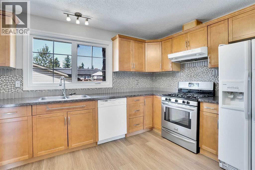 Photo 4 of 524 Whitehorn Way Ne, Calgary AB