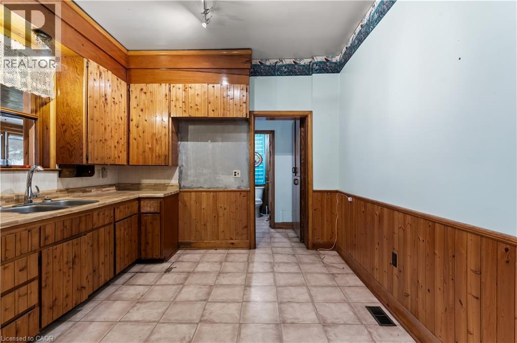 Photo 12 of 224 East Avenue N, Hamilton ON