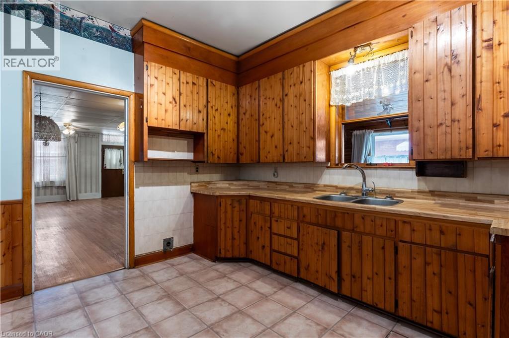 Photo 14 of 224 East Avenue N, Hamilton ON