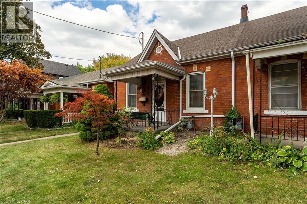 Photo 2 of 224 East Avenue N, Hamilton ON