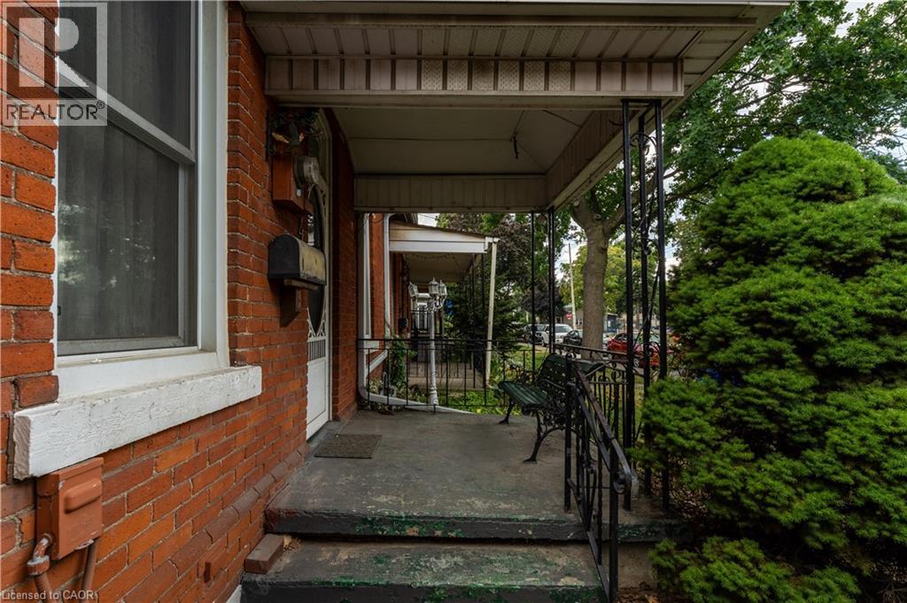 Photo 3 of 224 East Avenue N, Hamilton ON
